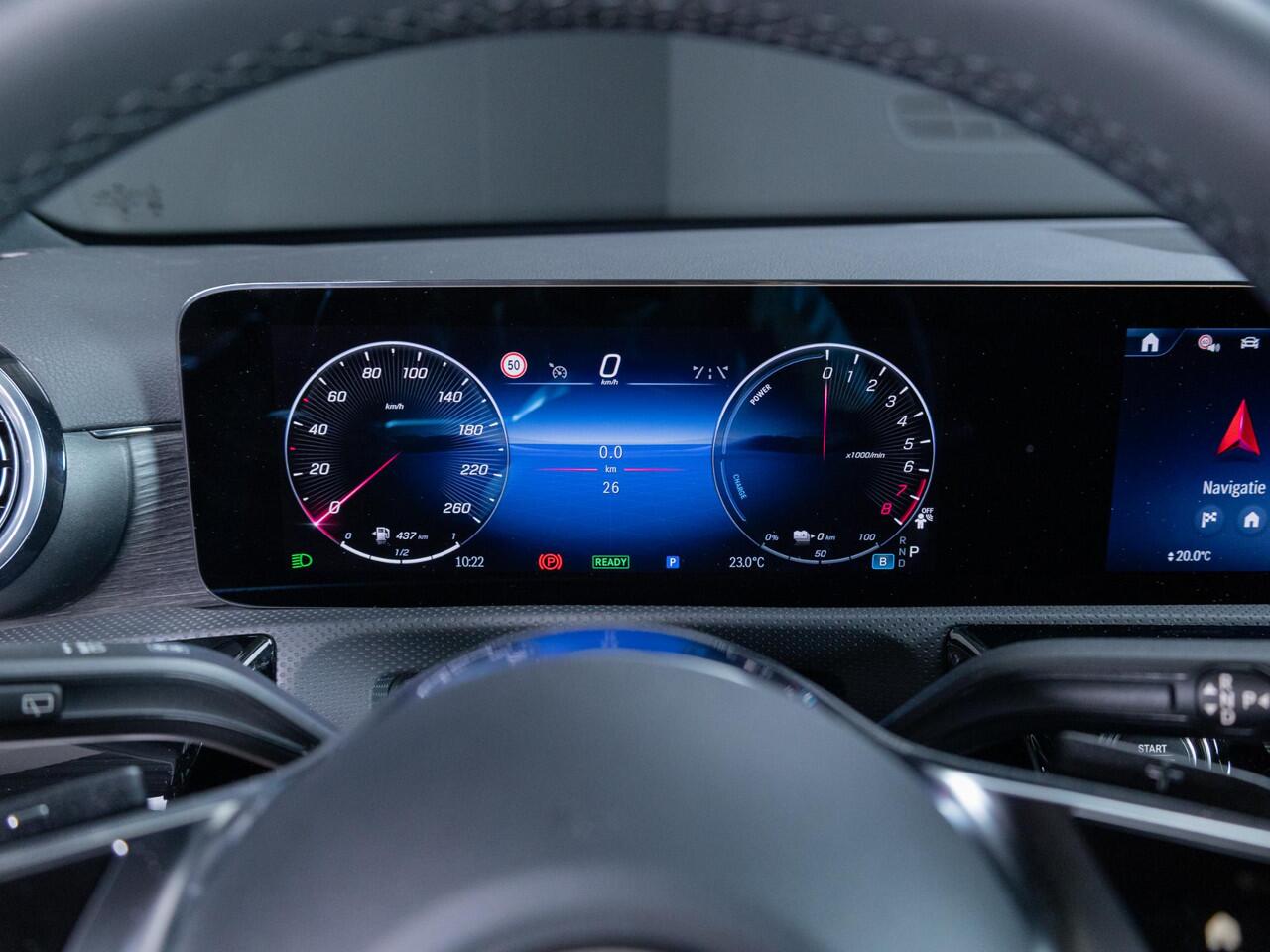 Mercedes-Benz A-KLASSE Hatchback 250 e Business Solution Luxury Panorama dak