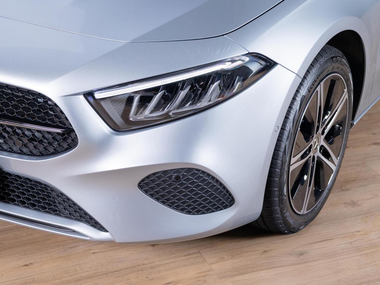 Mercedes-Benz A-KLASSE Hatchback 250 e Business Solution Luxury Panorama dak