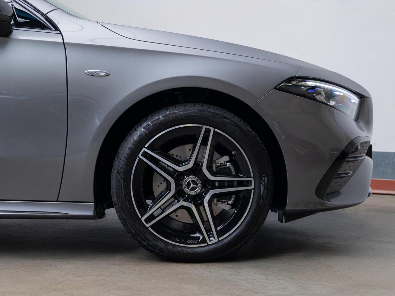 Mercedes-Benz A-KLASSE Hatchback 250 e Business Solution AMG Panorama dak