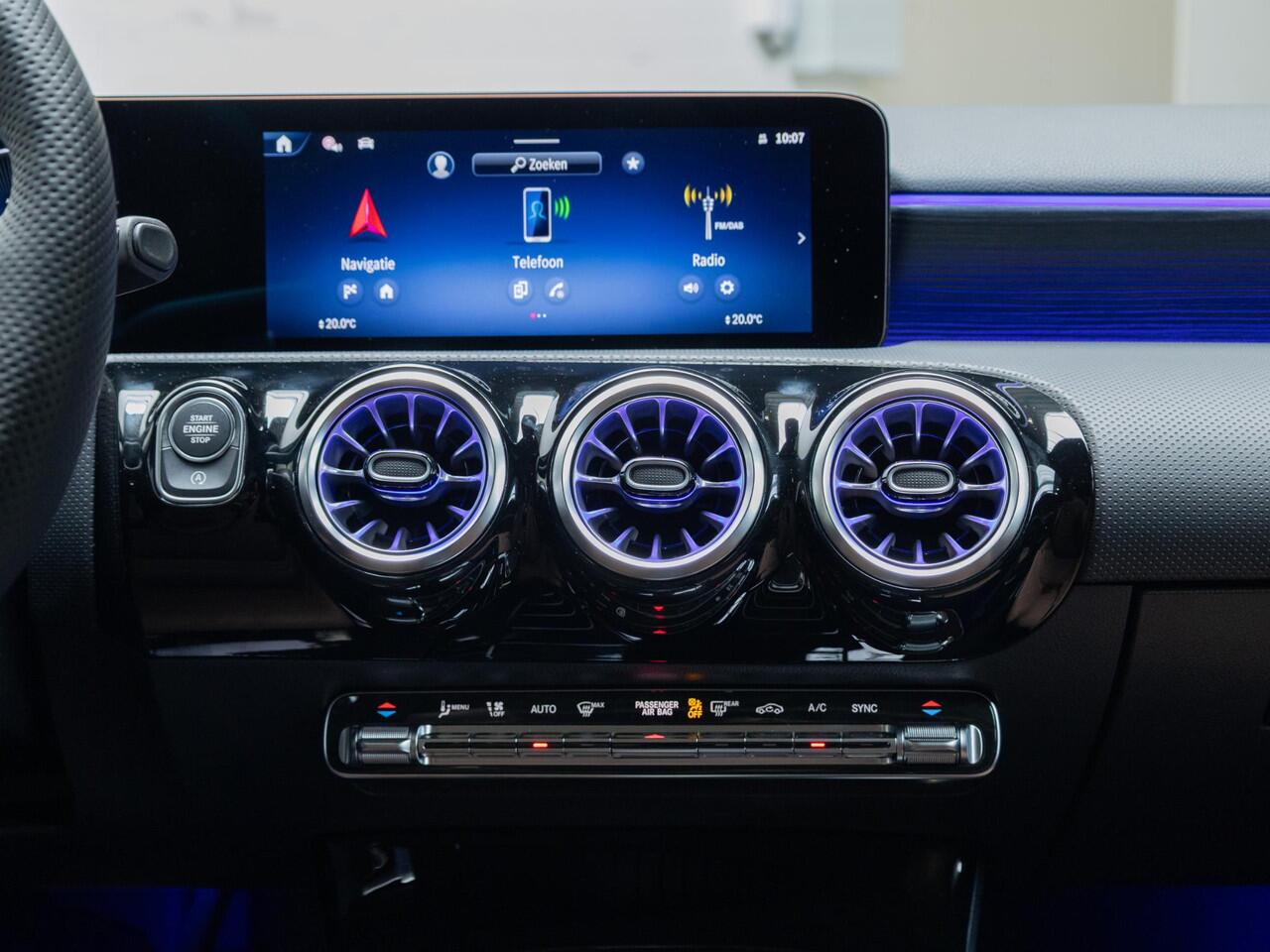 Mercedes-Benz A-KLASSE Hatchback 180 Business Solution AMG Premium PLUS | Panorama dak