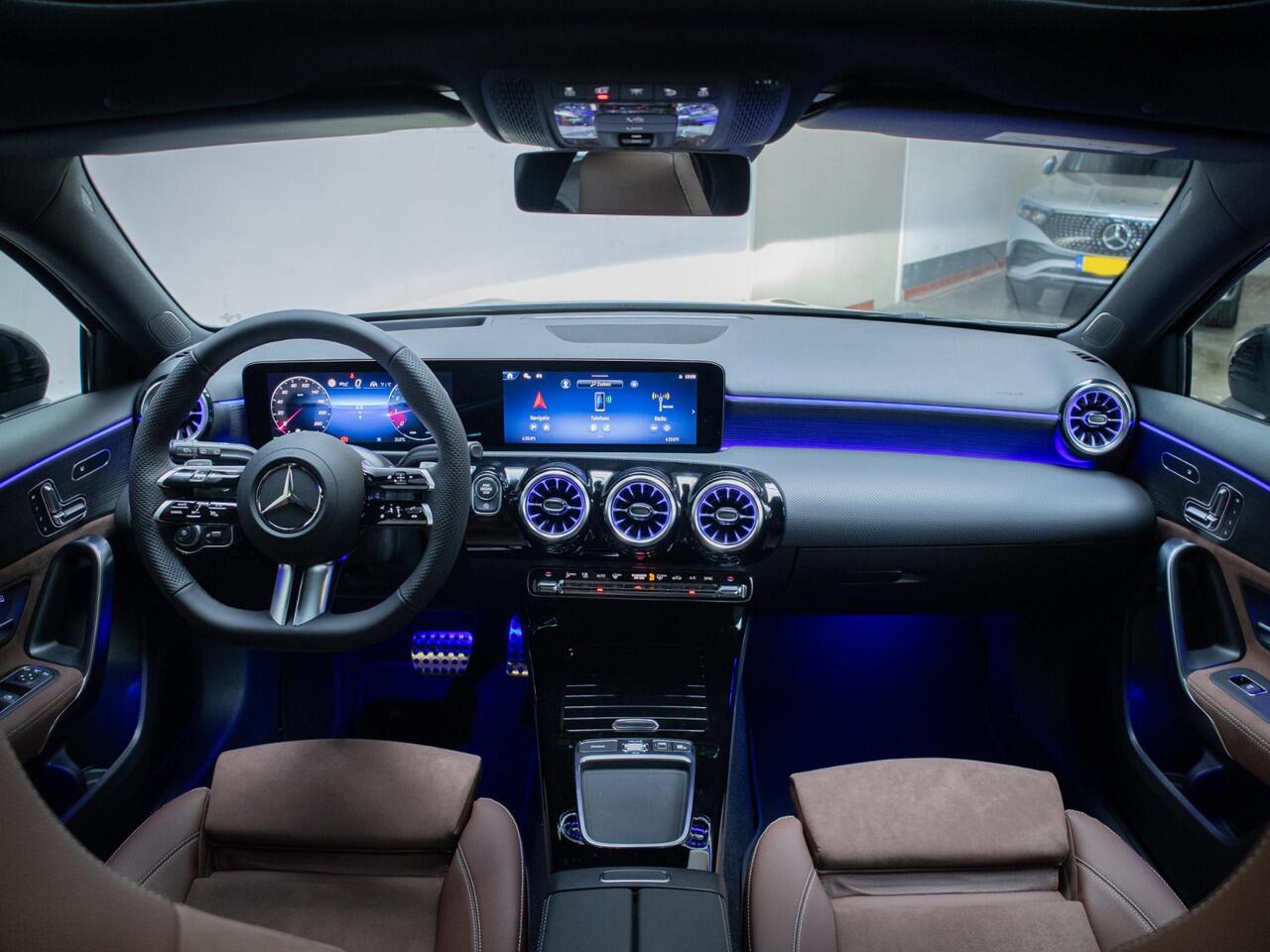 Mercedes-Benz A-KLASSE Hatchback 180 Business Solution AMG Premium PLUS | Panorama dak