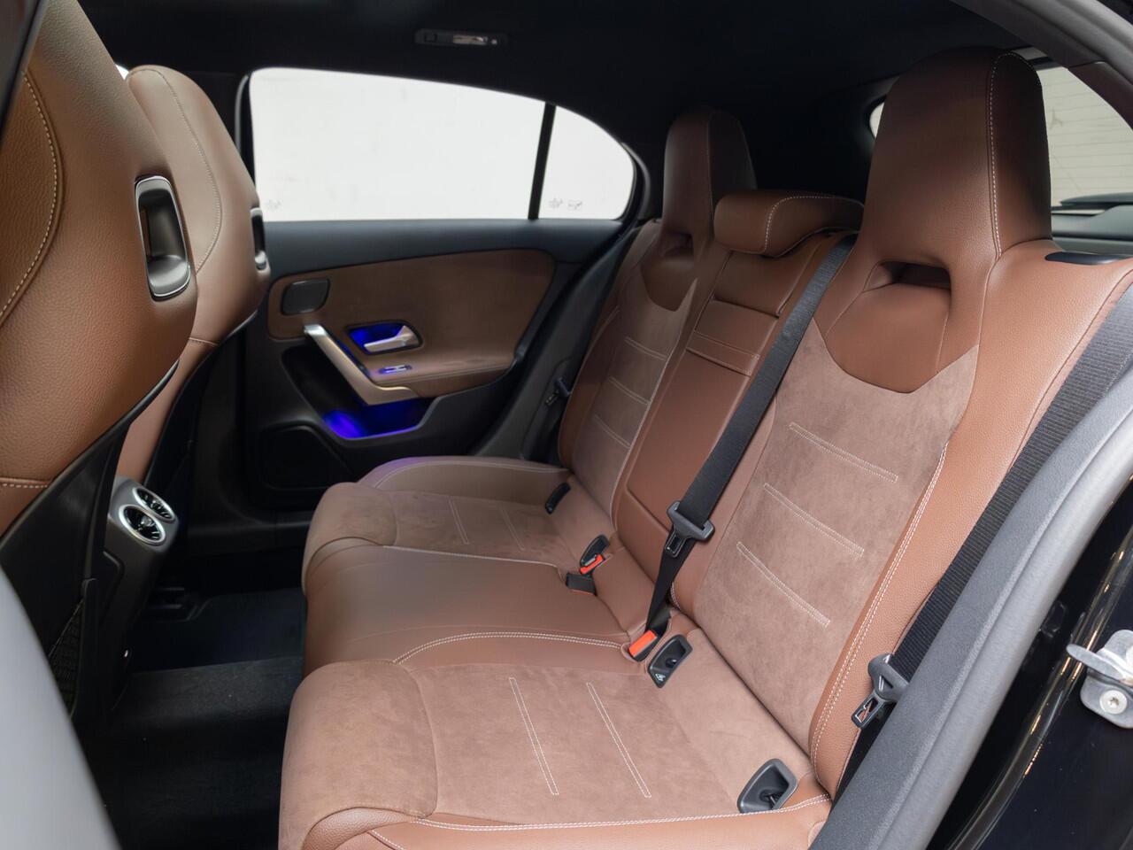 Mercedes-Benz A-KLASSE Hatchback 180 Business Solution AMG Premium PLUS | Panorama dak