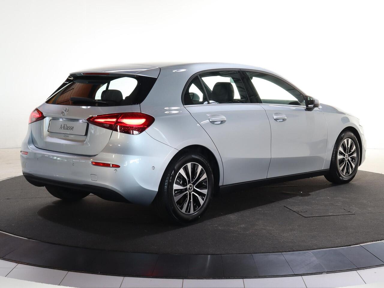 Mercedes-Benz A-KLASSE 180 Star Edition | Digitaal display | Achteruitrijcamera | Led-koplampen