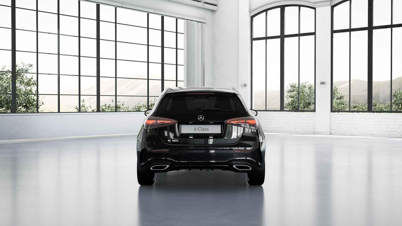 Mercedes-Benz A-KLASSE 180 Business Solution AMG | Panoramaschuifdak | Premium Plus pakket | Dodehoekassistent | Head-up display | 19-inch Zwarte AMG Velgen