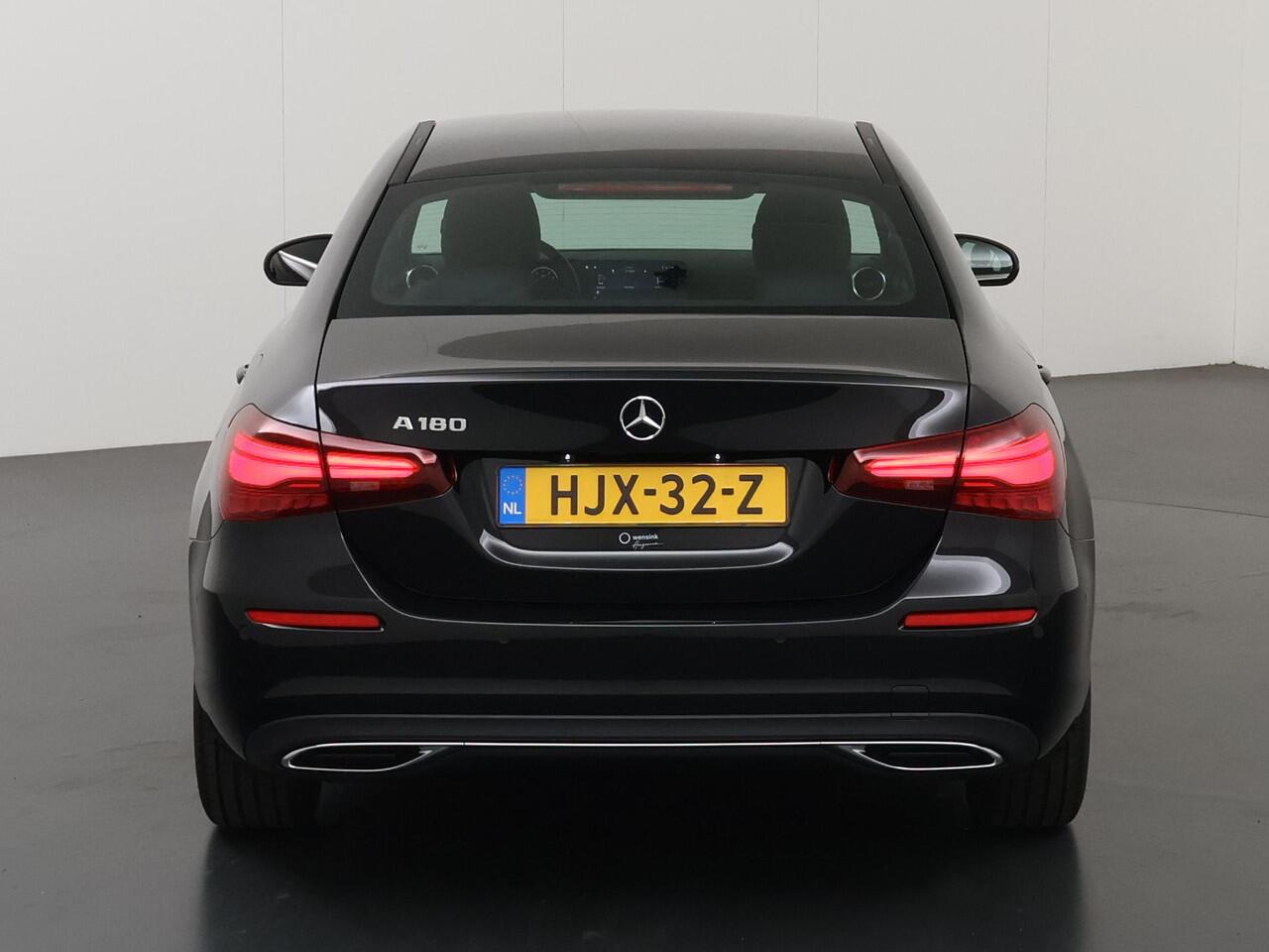 Mercedes-Benz A-KLASSE 180 Limousine Business Solution Luxury | Stoelverwarming | Led koplampen | Navigatie