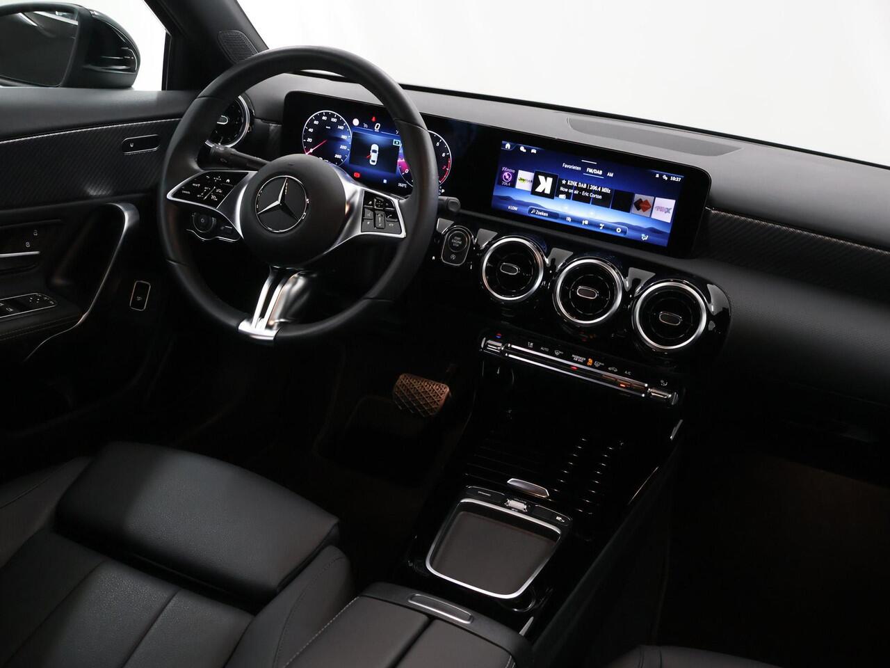 Mercedes-Benz A-KLASSE 180 Limousine Business Solution Luxury | Stoelverwarming | Led koplampen | Navigatie