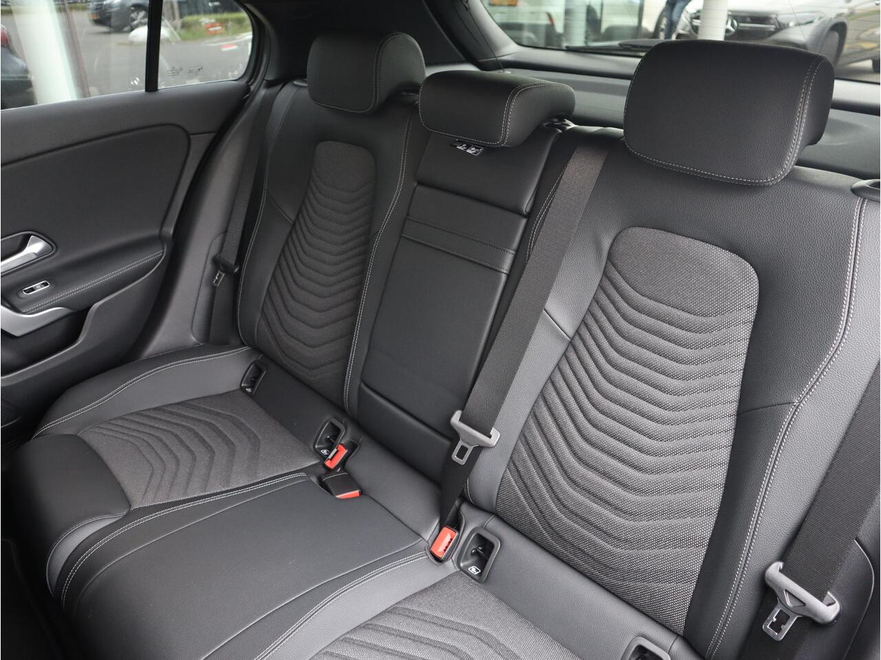 Mercedes-Benz A-KLASSE 180 Star Edition Luxury Line