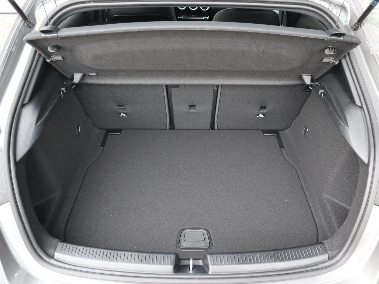 Mercedes-Benz A-KLASSE 180 Star Edition Luxury Line