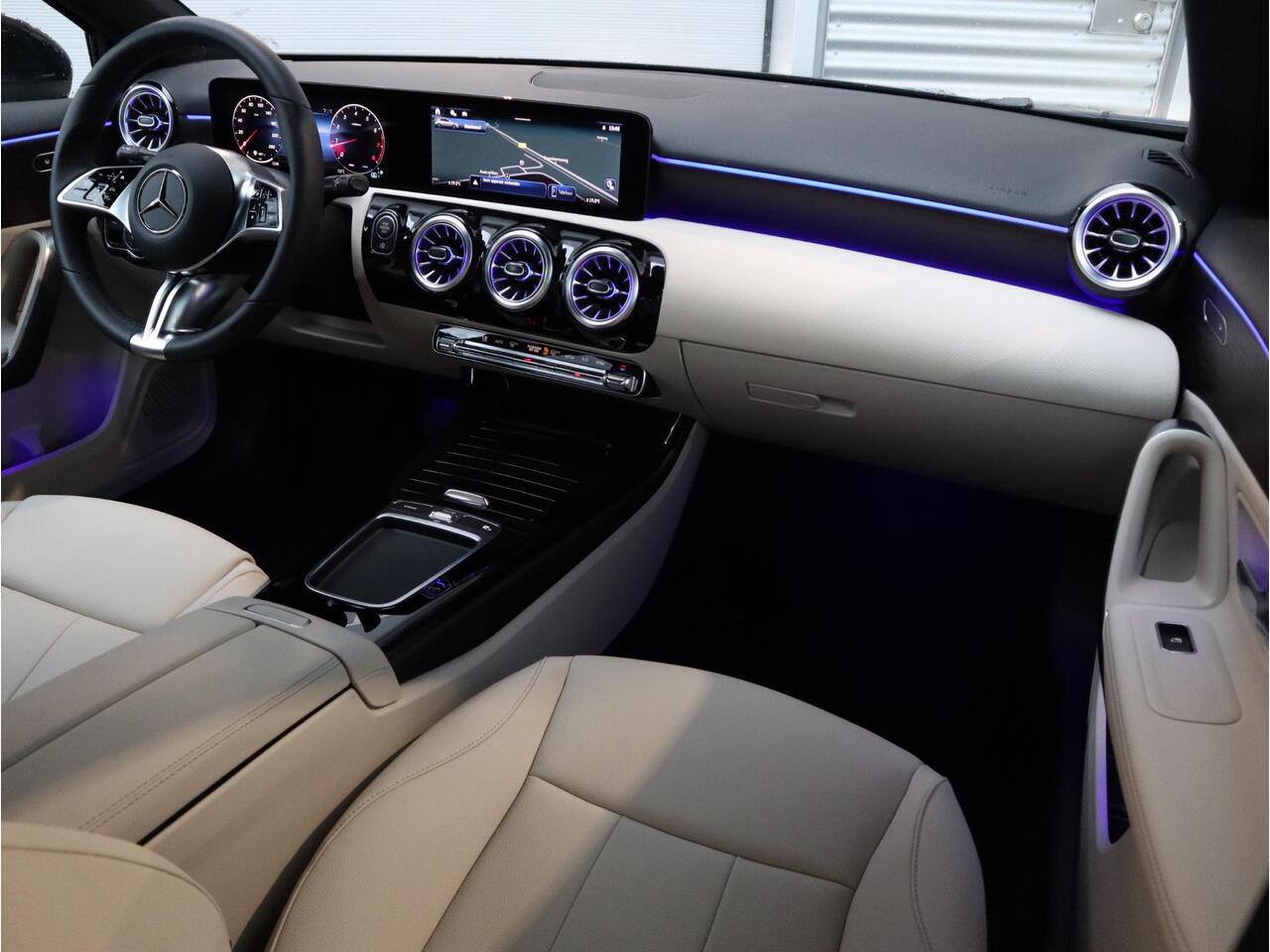 Mercedes-Benz A-KLASSE 180 Star Edition Luxury Line