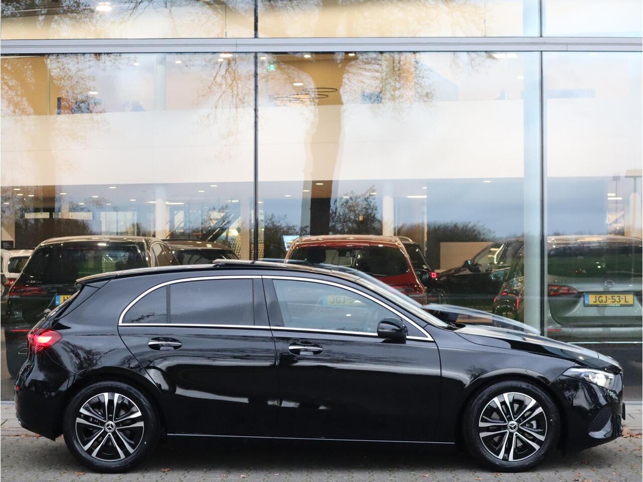 Mercedes-Benz A-KLASSE 180 Star Edition Luxury Line