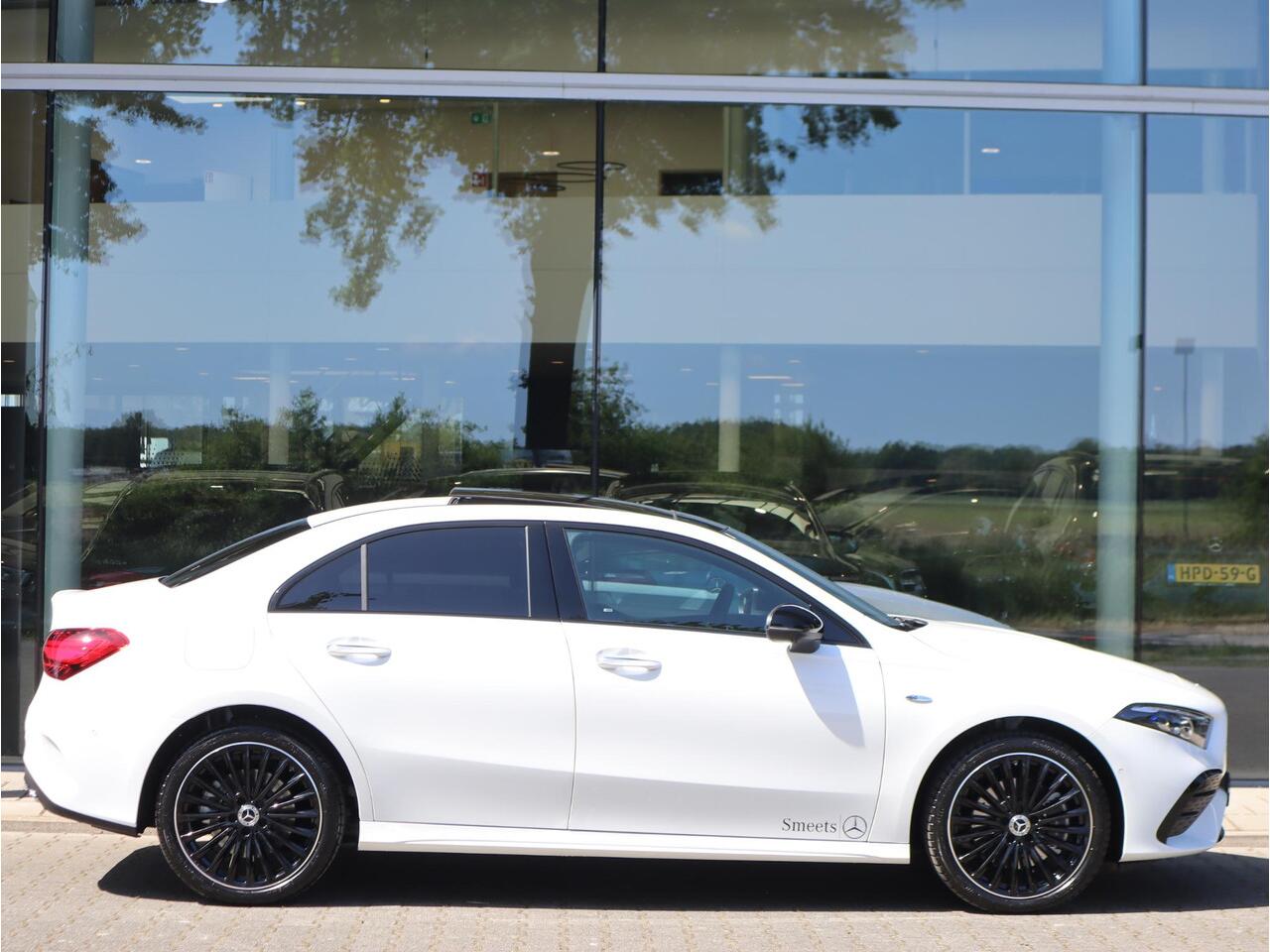 Mercedes-Benz A-KLASSE 250 e AMG Line