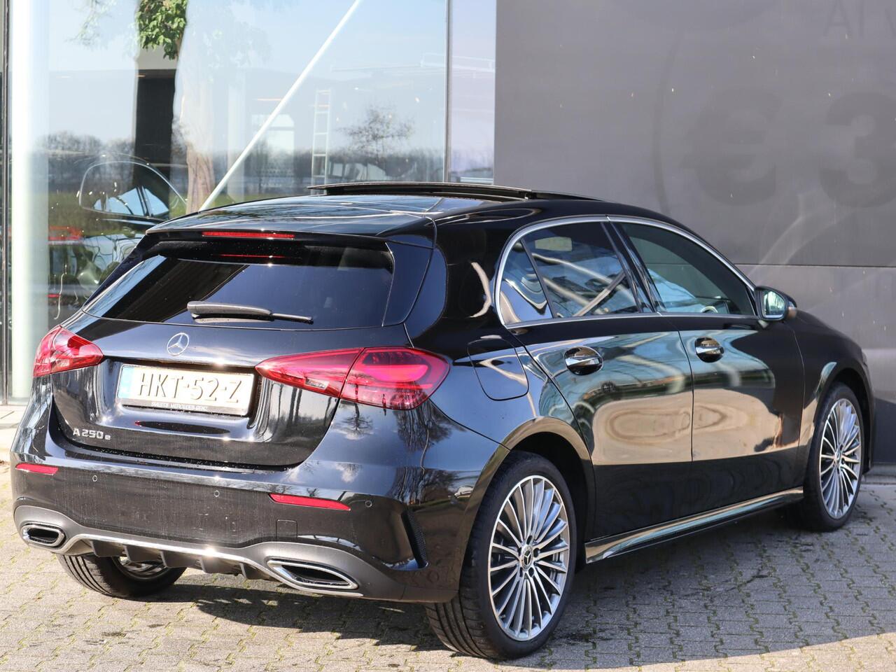 Mercedes-Benz A-KLASSE 250 e Star Edition AMG Line | Panoramadak | Multispaak | LED | Burmester | Camera | LED | Automaat