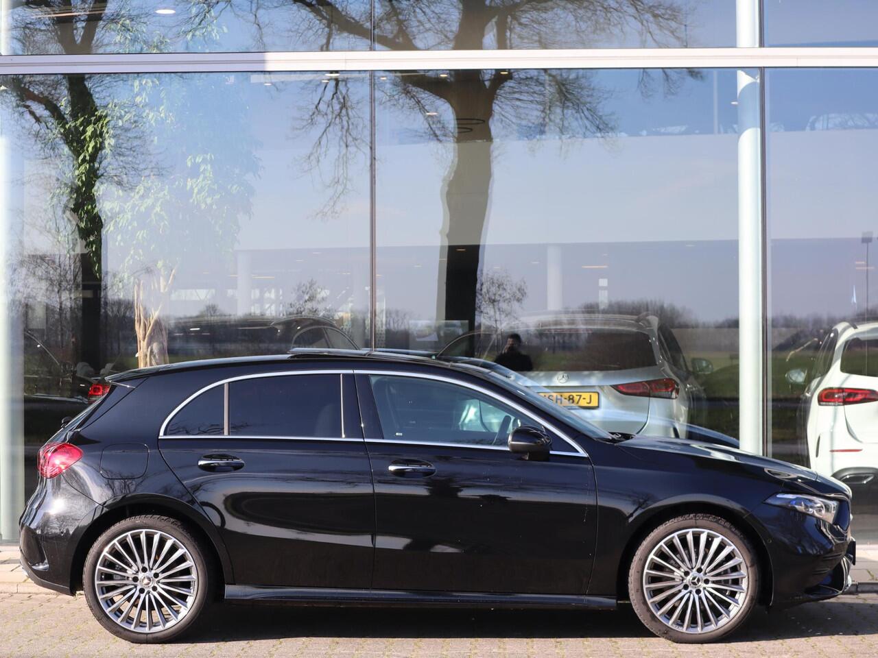 Mercedes-Benz A-KLASSE 250 e Star Edition AMG Line | Panoramadak | Multispaak | LED | Burmester | Camera | LED | Automaat