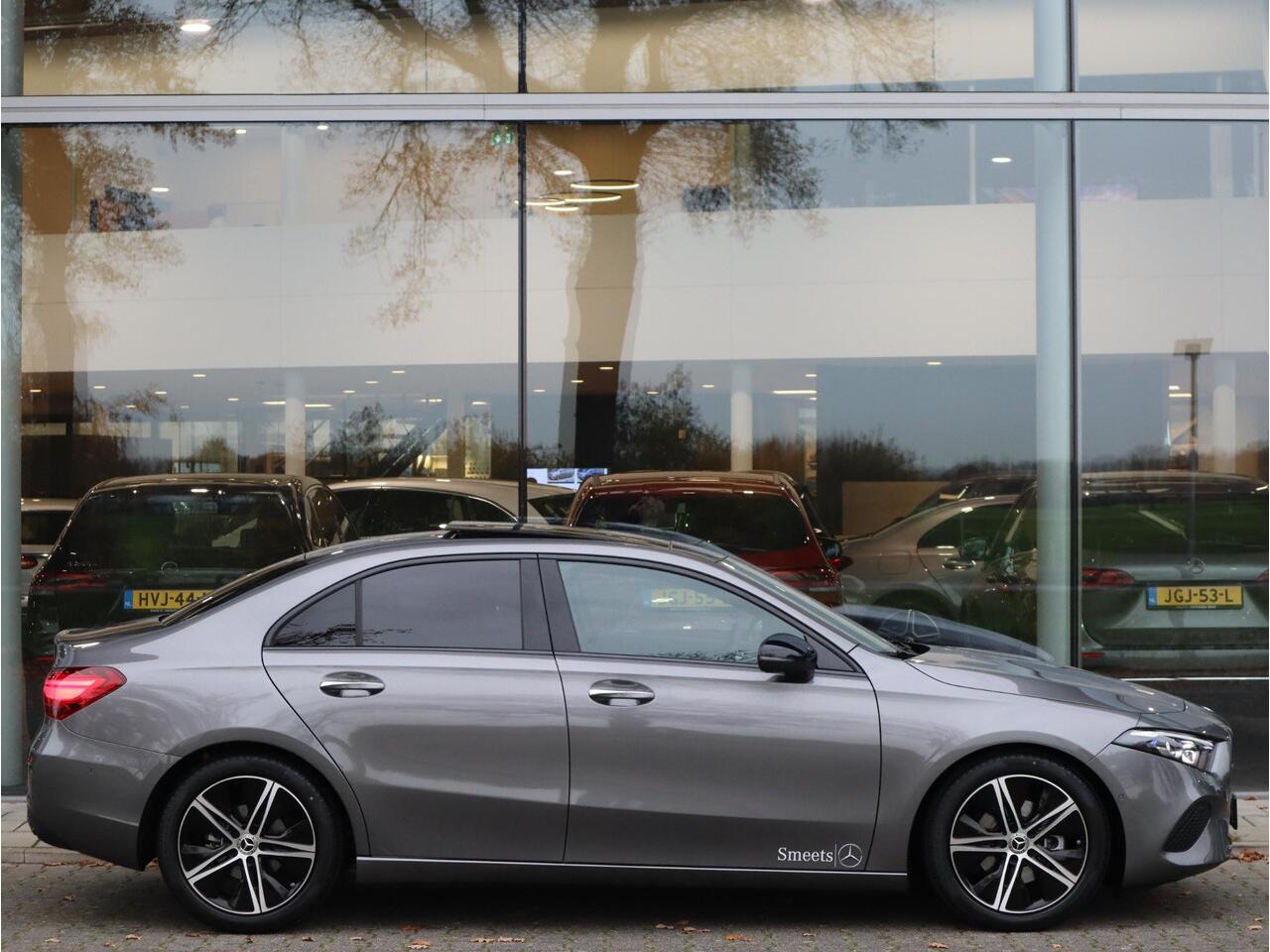 Mercedes-Benz A-KLASSE 180 Star Edition Luxury Line