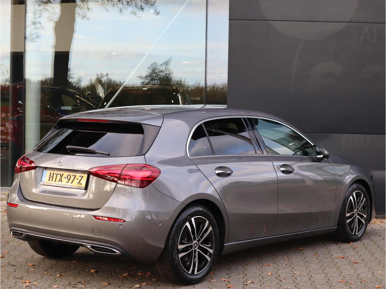 Mercedes-Benz A-KLASSE 180 Star Edition Luxury Line