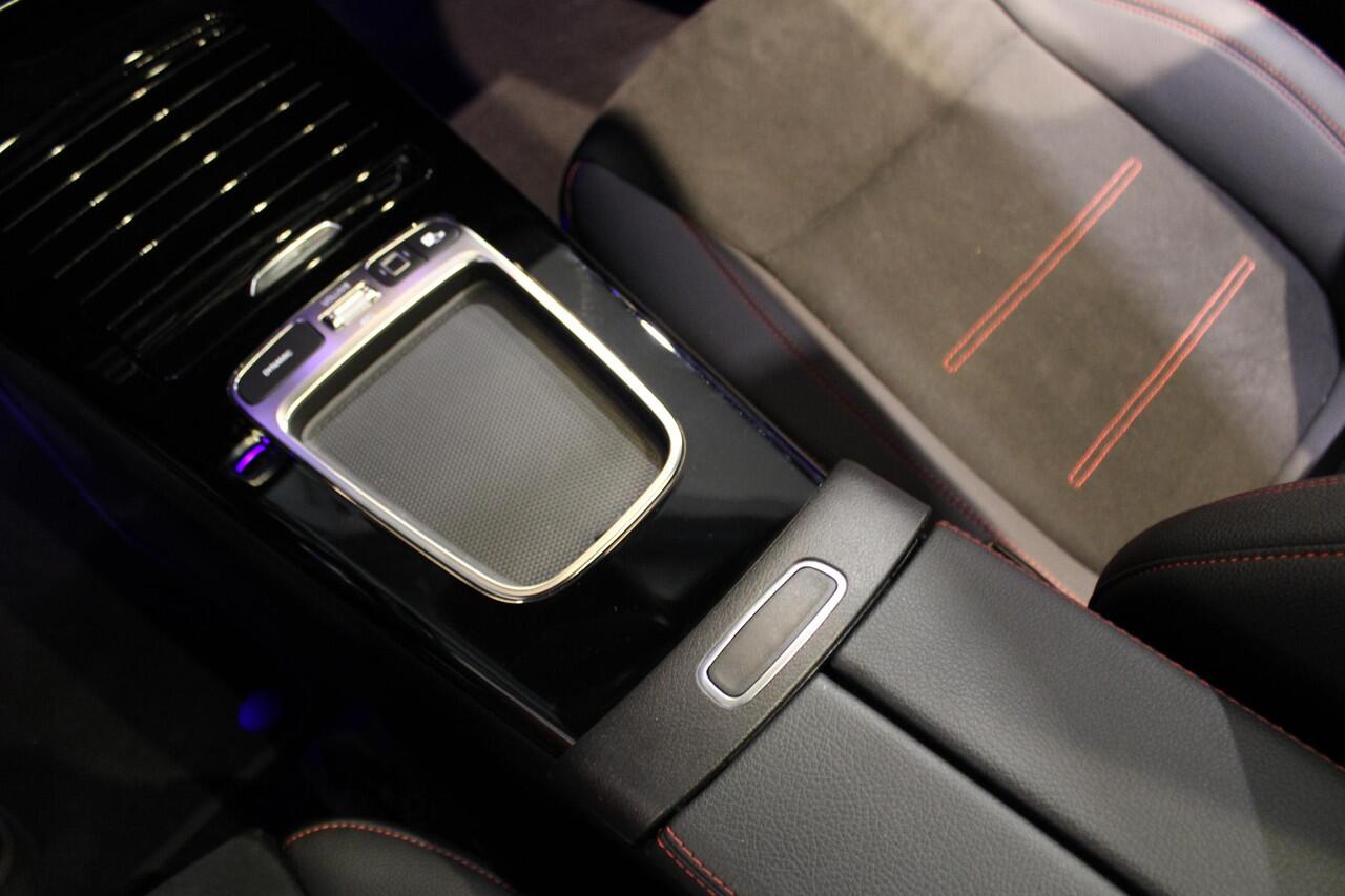 Mercedes-Benz A-KLASSE Hatchback 180 Star Edition AMG Line Panorama dak