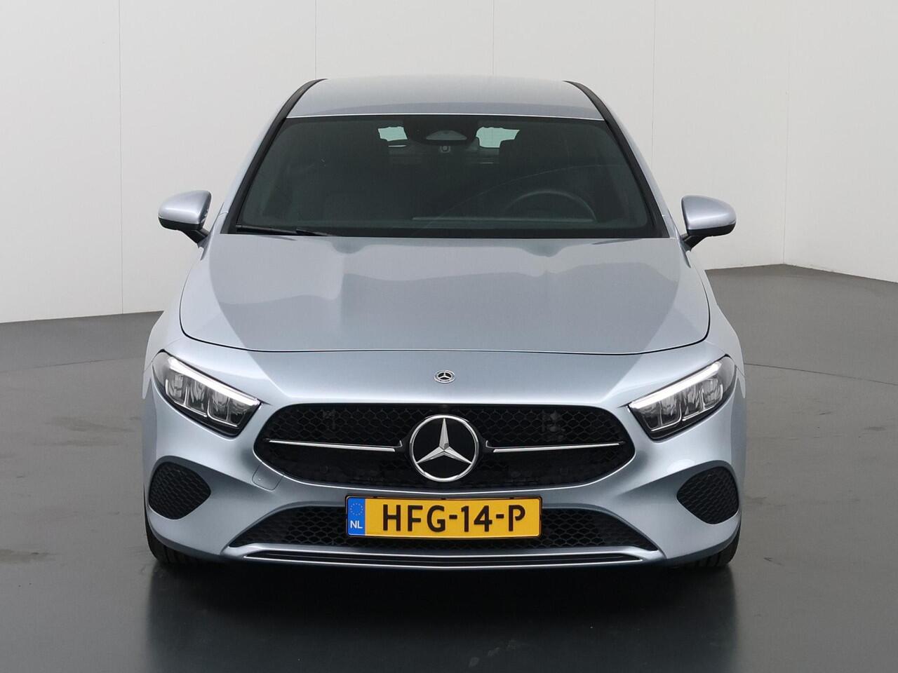 Mercedes-Benz A-KLASSE 180 Star Edition | Thermotronic | Apple Carplay | Stoelverwarming | Widescreen | Achteruitrijcamera | Sportstoelen | Cruise Control Adaptief* |
