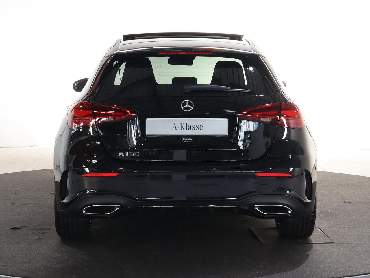 Mercedes-Benz A-KLASSE 180 Business Solution AMG | Panoramaschuifdak | Premium Plus | 19"AMG-velgen | Head-up display | Dodehoekassistent |