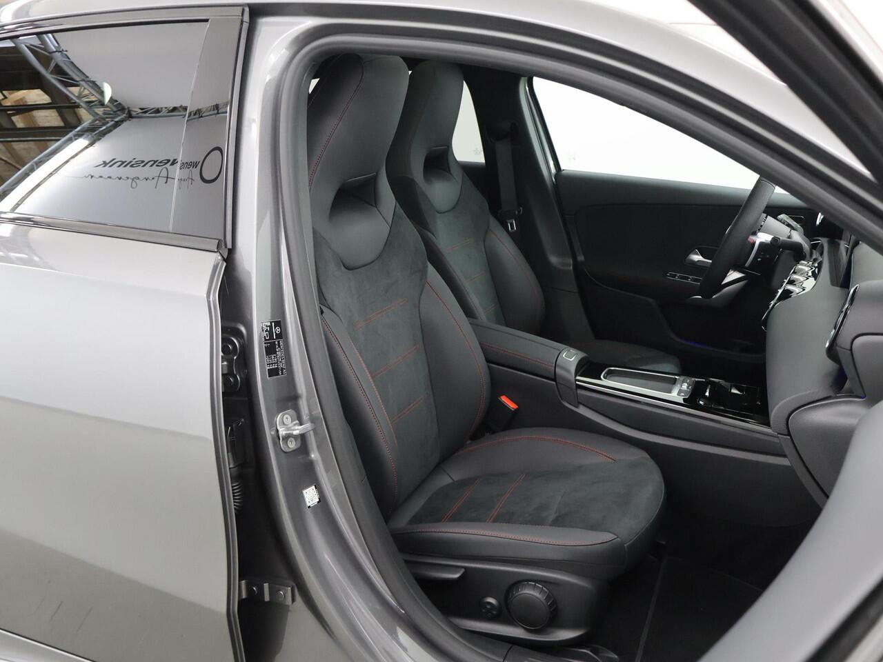 Mercedes-Benz A-KLASSE 250e Business Solution AMG | Panoramaschuifdak | Stoelverwarming | Achteruitrijcamera | MULTIBEAM LED |