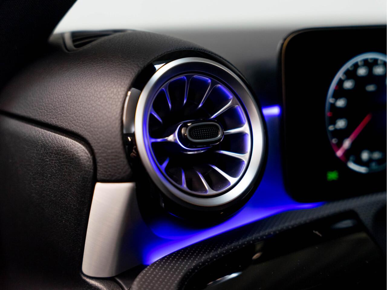 Mercedes-Benz A-KLASSE 250 e AMG Line | Night | Alpine Grijs | Keyless-Go | Trekhaak |