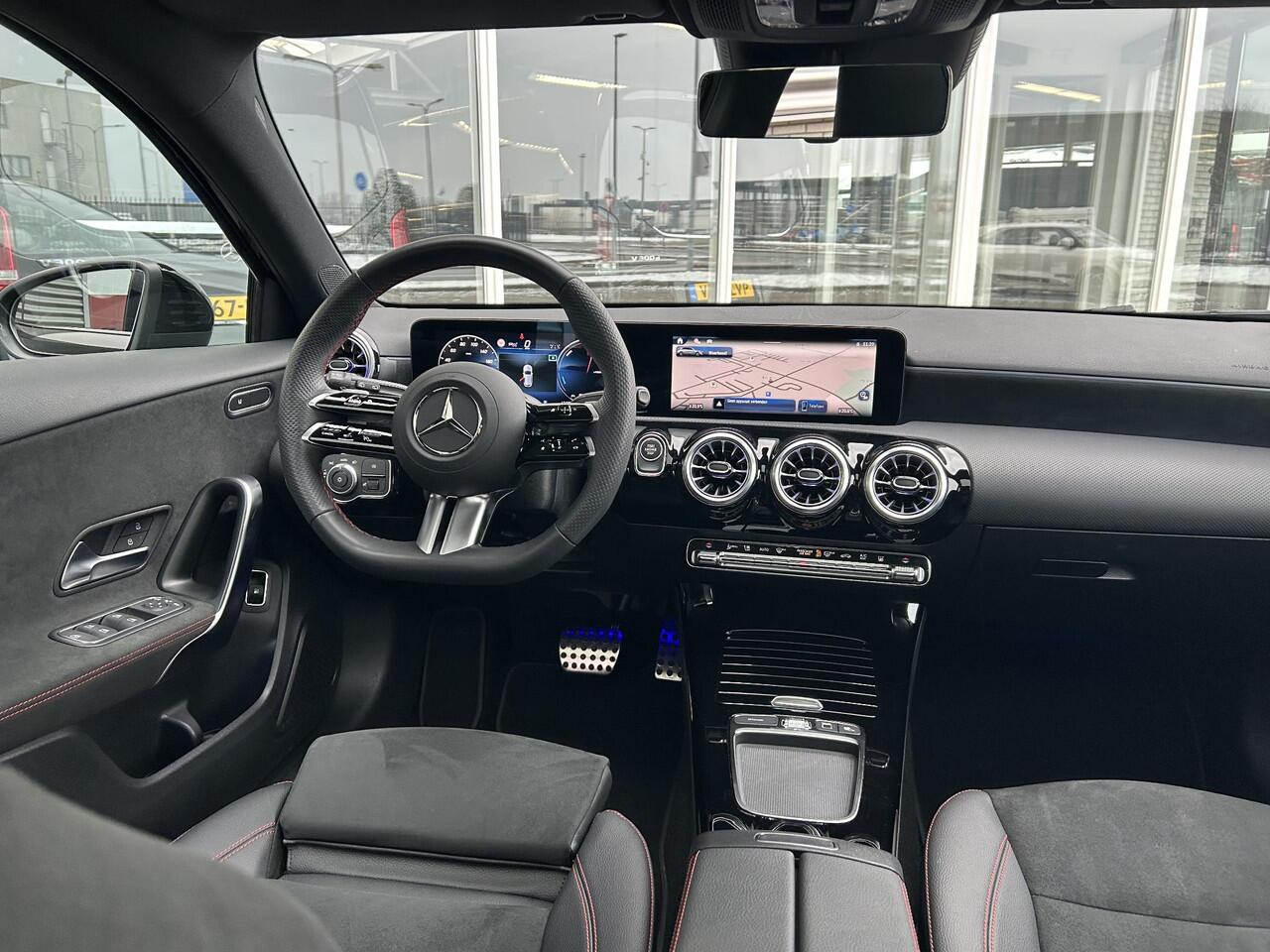 Mercedes-Benz A-KLASSE 250 e Star Edition AMG Line | CarPlay | Sfeerverlichting | Cruise Control