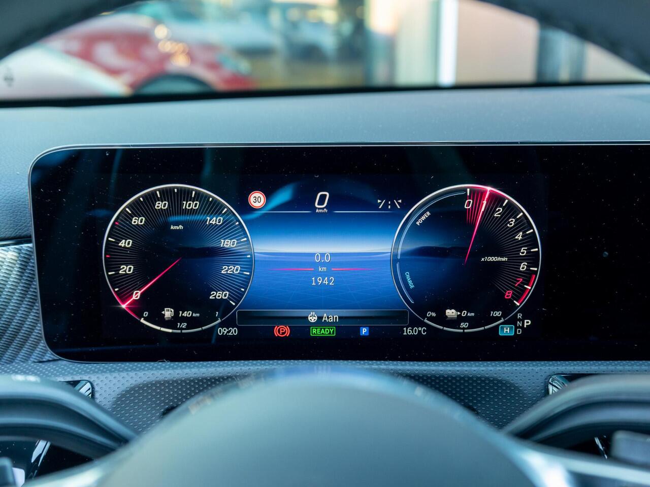 Mercedes-Benz A-KLASSE Hatchback 250 e Business Line Panorama dak