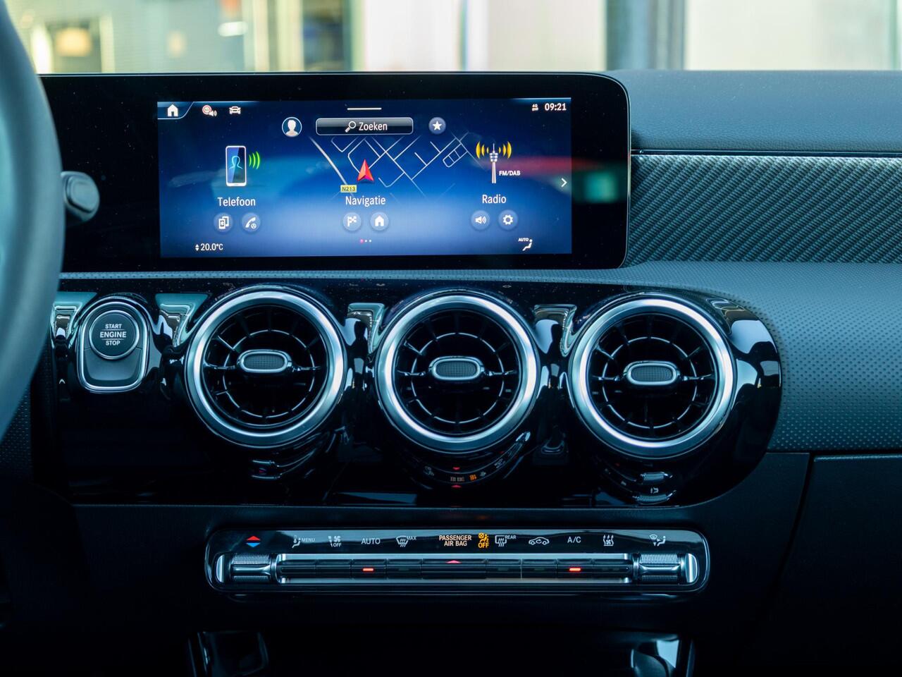 Mercedes-Benz A-KLASSE Hatchback 250 e Business Line Panorama dak