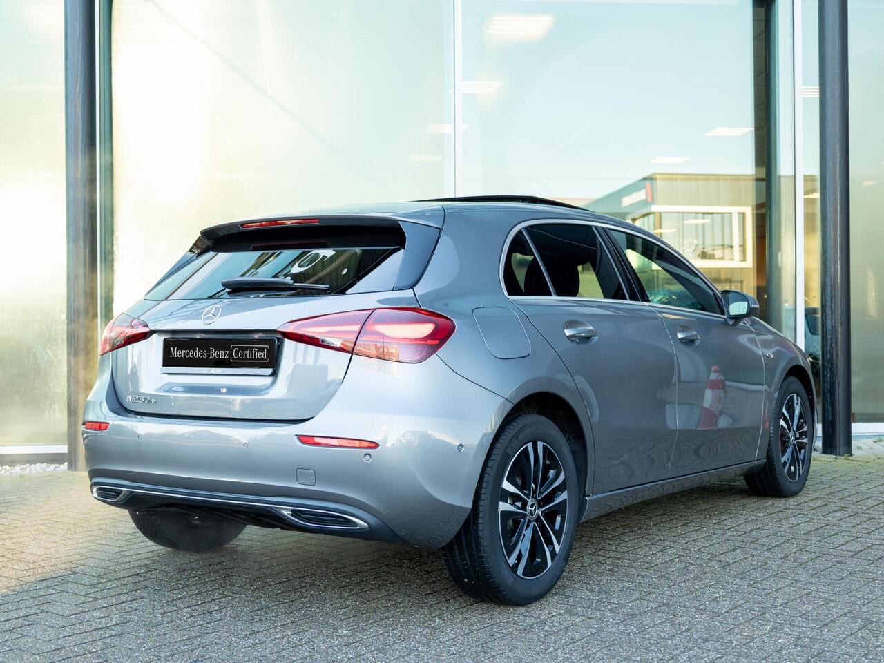 Mercedes-Benz A-KLASSE Hatchback 250 e Business Line Panorama dak