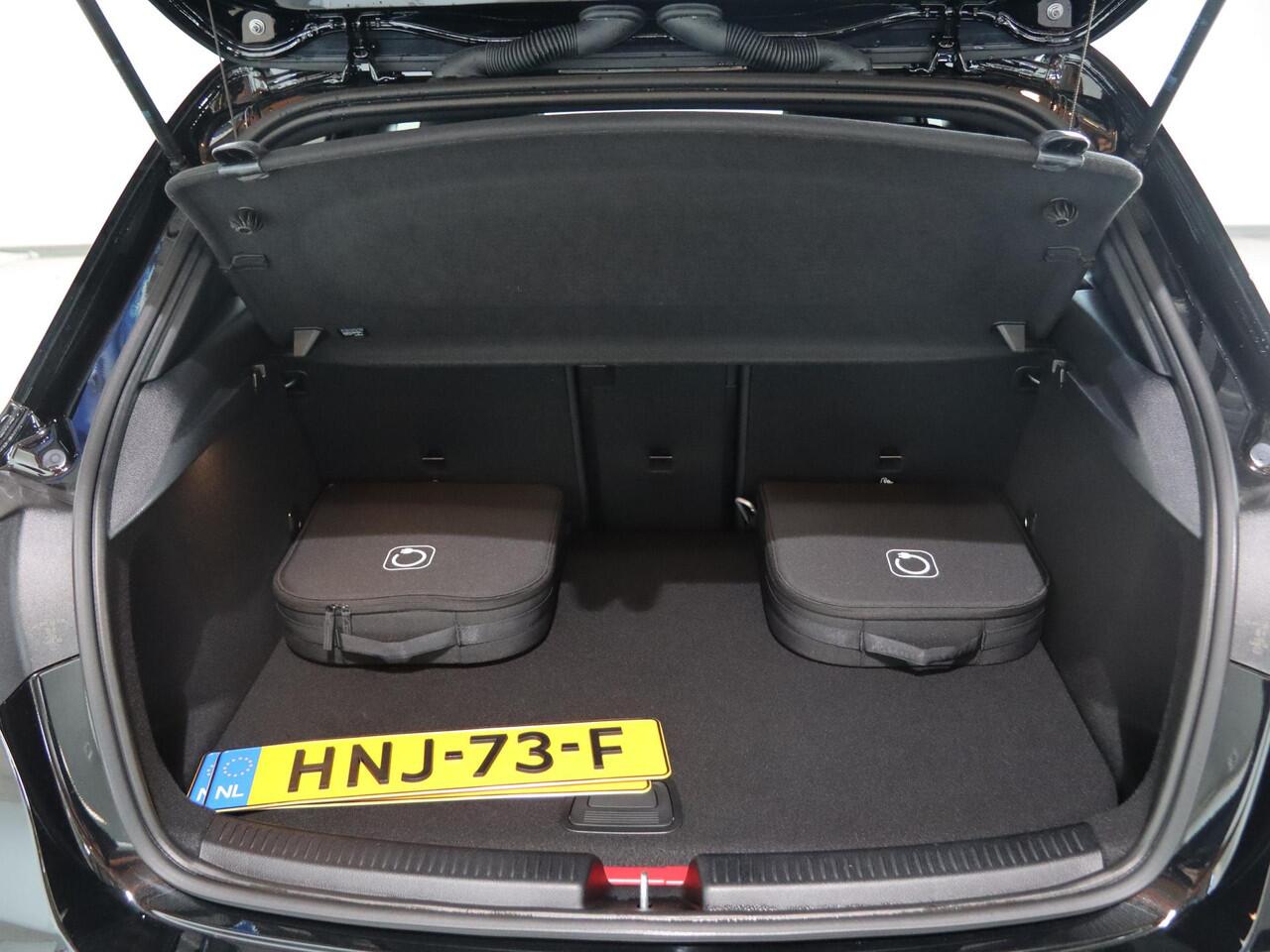 Mercedes-Benz A-KLASSE 250 e Business Solution AMG | Night | Panoramadak | Multibeam | Stoelverwarming |