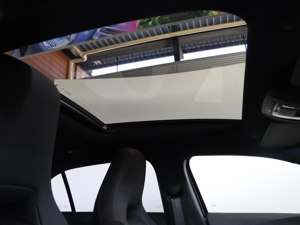 Mercedes-Benz A-KLASSE 250 e Business Solution AMG | Night | Panoramadak | Multibeam | Stoelverwarming |