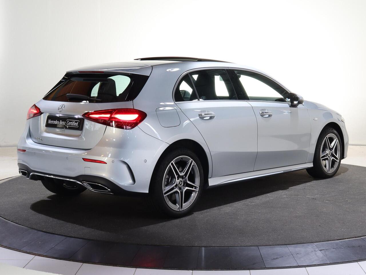 Mercedes-Benz A-KLASSE 250e Business Solution AMG | Panoramaschuifdak | Night pakket | Achteruitrijcamera | Stoelverwarming | MULTIBEAM LED |