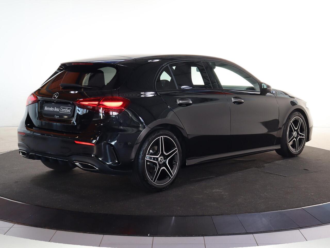 Mercedes-Benz A-KLASSE 180 Star Edition AMG Line | Night | Achteruitrijcamera | Led koplampen | Stoelverwarming | Getint glas |