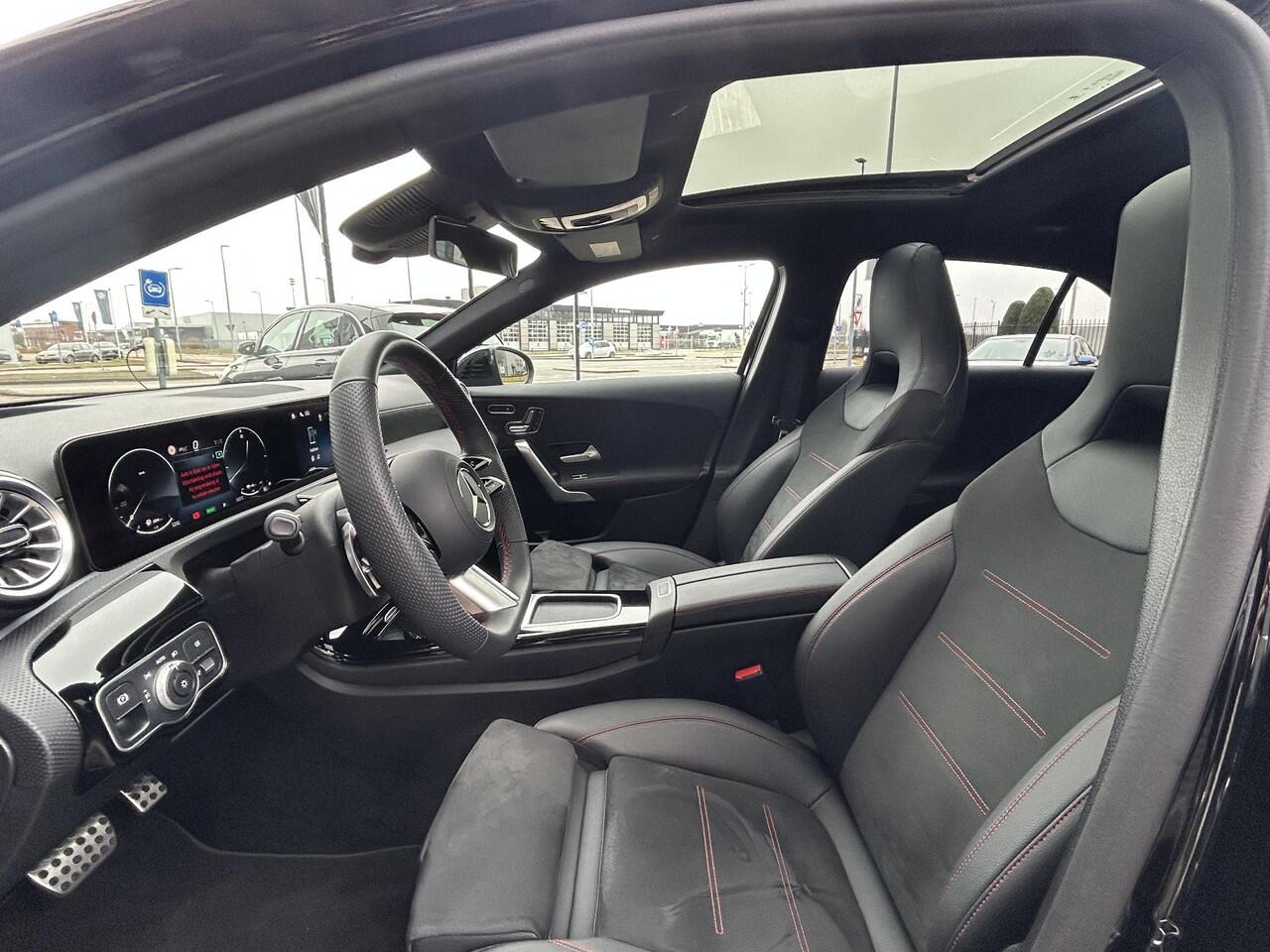 Mercedes-Benz A-KLASSE 250 e AMG | Panoramadak | Sfeerverlichting