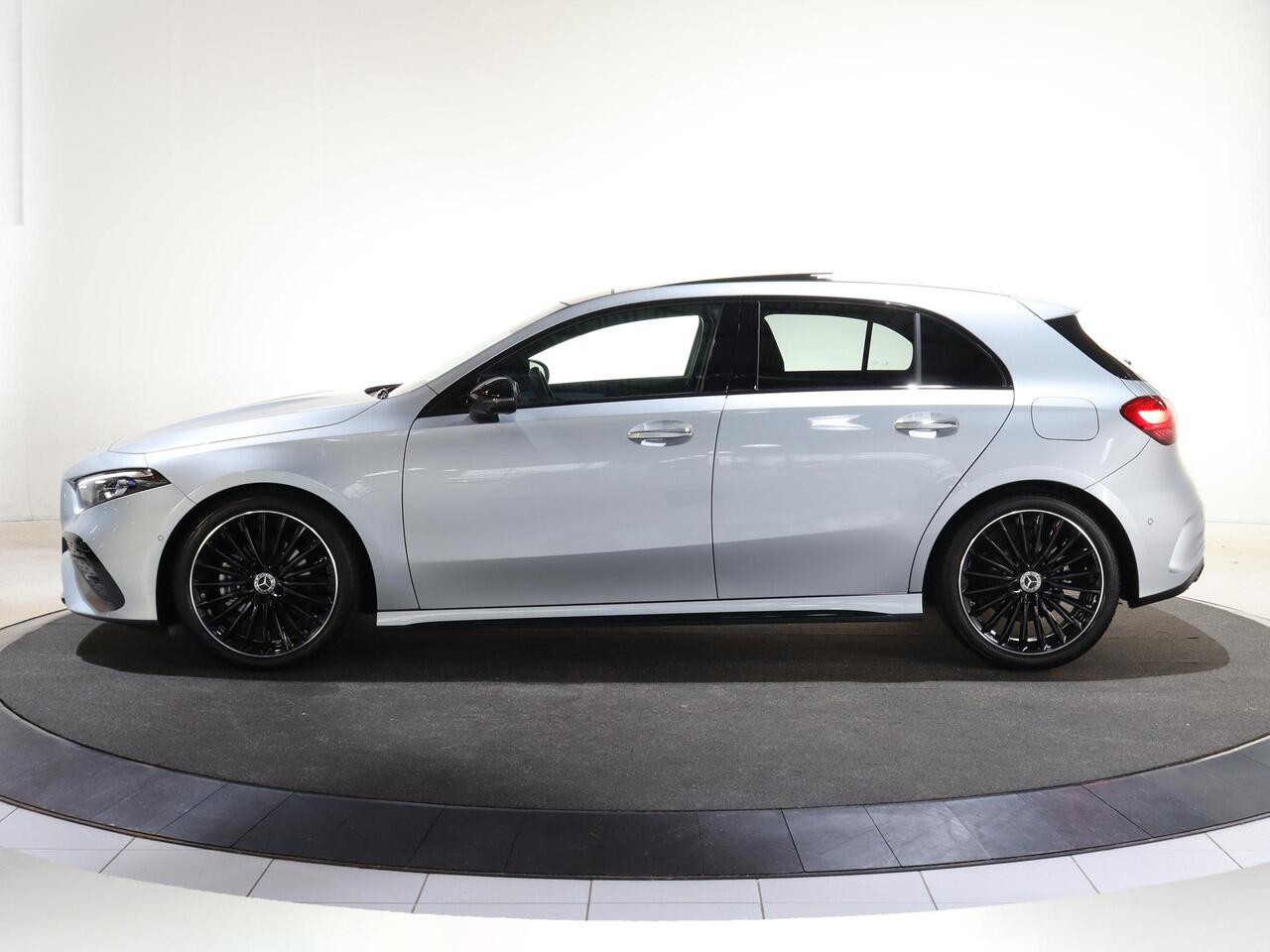 Mercedes-Benz A-KLASSE 180 Business Solution AMG | Panoramaschuifdak | AMG Line Plus pakket | 19"AMG-velgen | Head-up display | Dodehoekassistent |