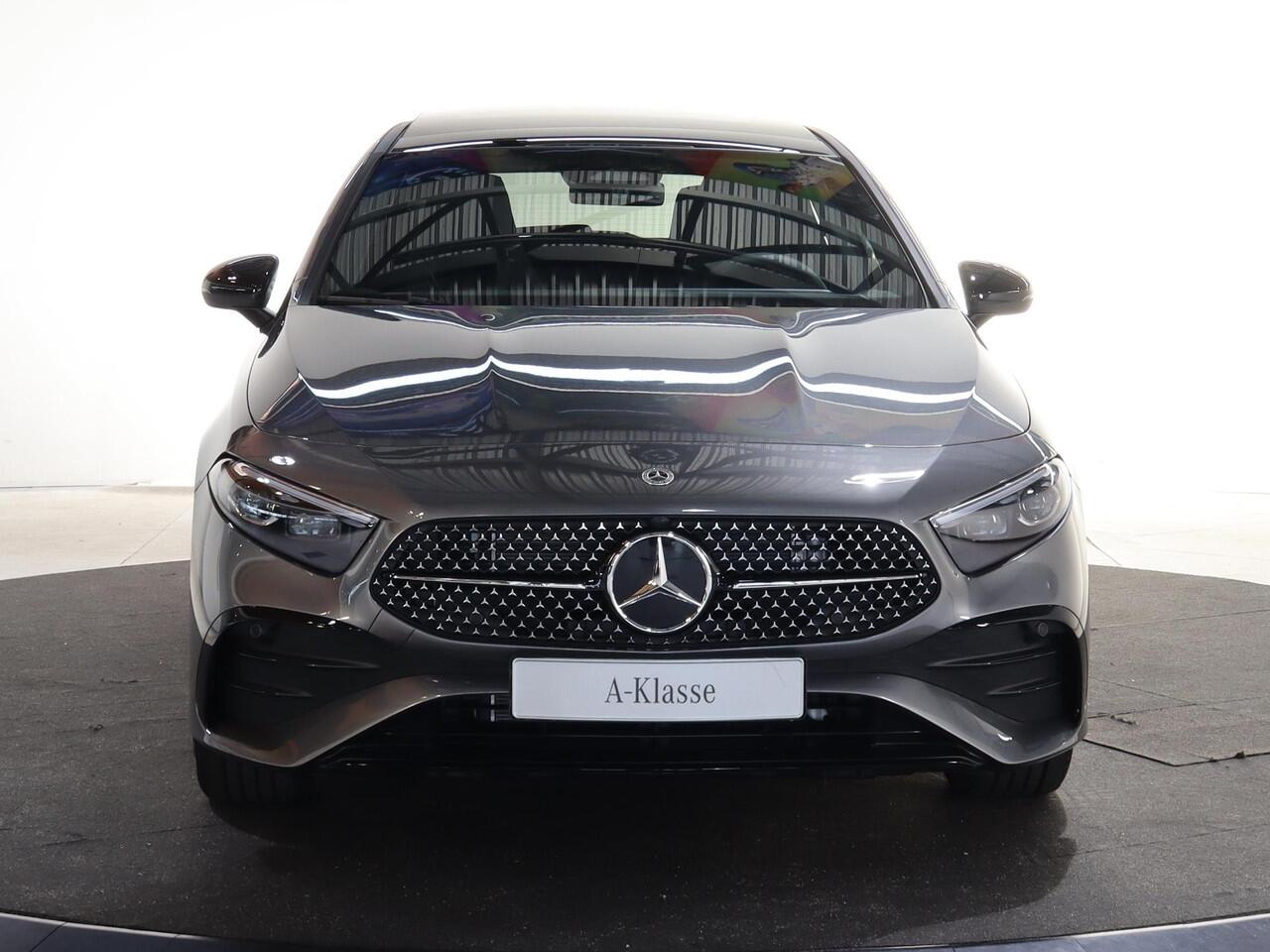 Mercedes-Benz A-KLASSE 250e Business Solution AMG | Panoramaschuifdak | Stoelverwarming | Achteruitrijcamera | MULTIBEAM LED |