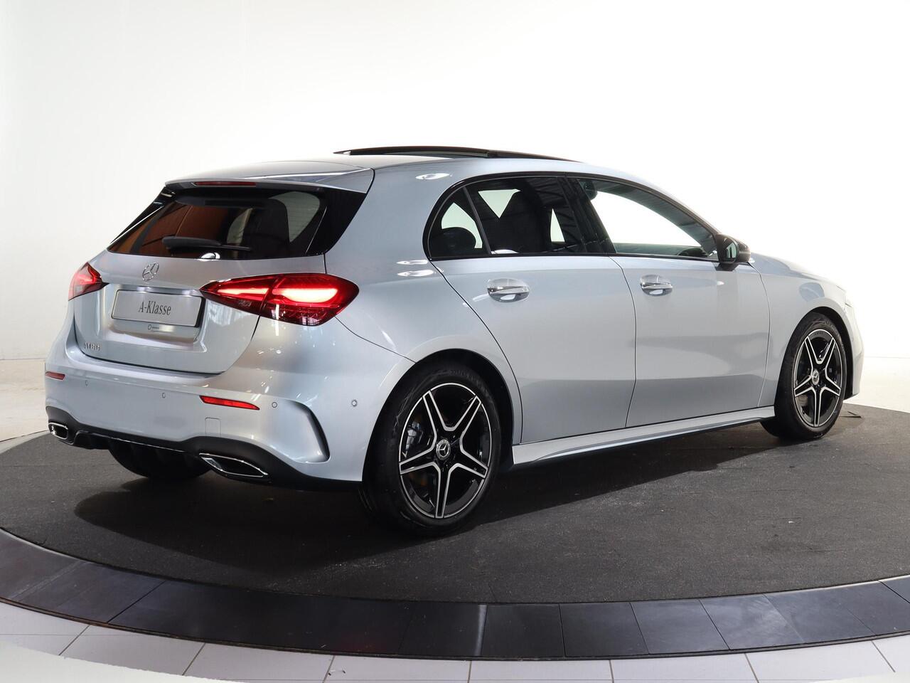 Mercedes-Benz A-KLASSE 180 Business Solution AMG | Panoramaschuifdak | Stoelverwarming | Achteruitrijcamera | MULTIBEAM LED |