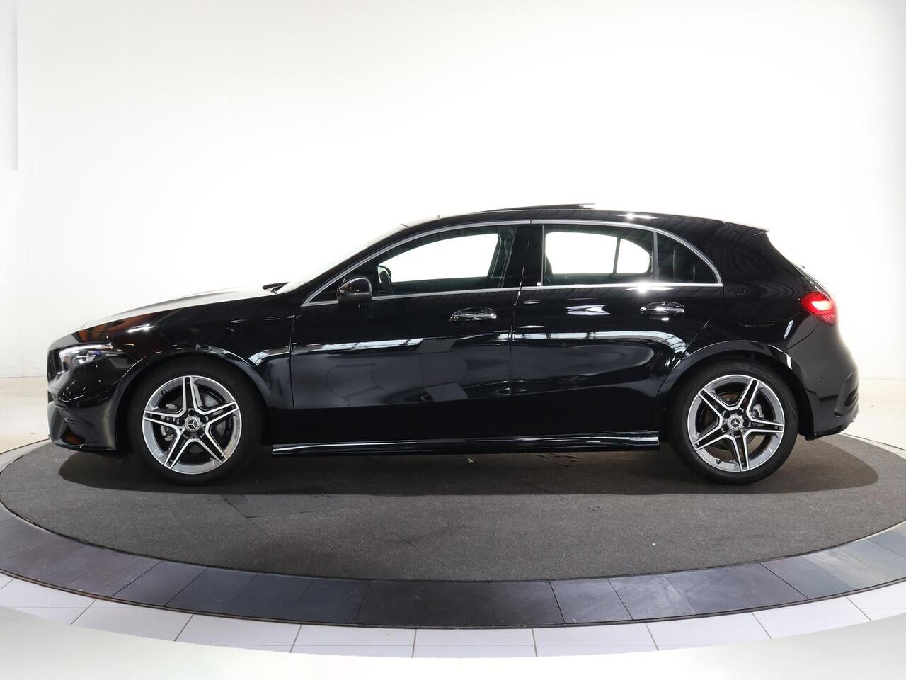 Mercedes-Benz A-KLASSE 180 Business Solution AMG | Panoramaschuifdak | Stoelverwarming | Achteruitrijcamera | MULTIBEAM LED |