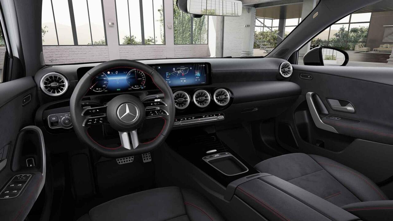 Mercedes-Benz A-KLASSE 250e Business Solution AMG | Panoramaschuifdak | Stoelverwarming | Achteruitrijcamera | Nightpakket | 19 inch AMG-velgen |