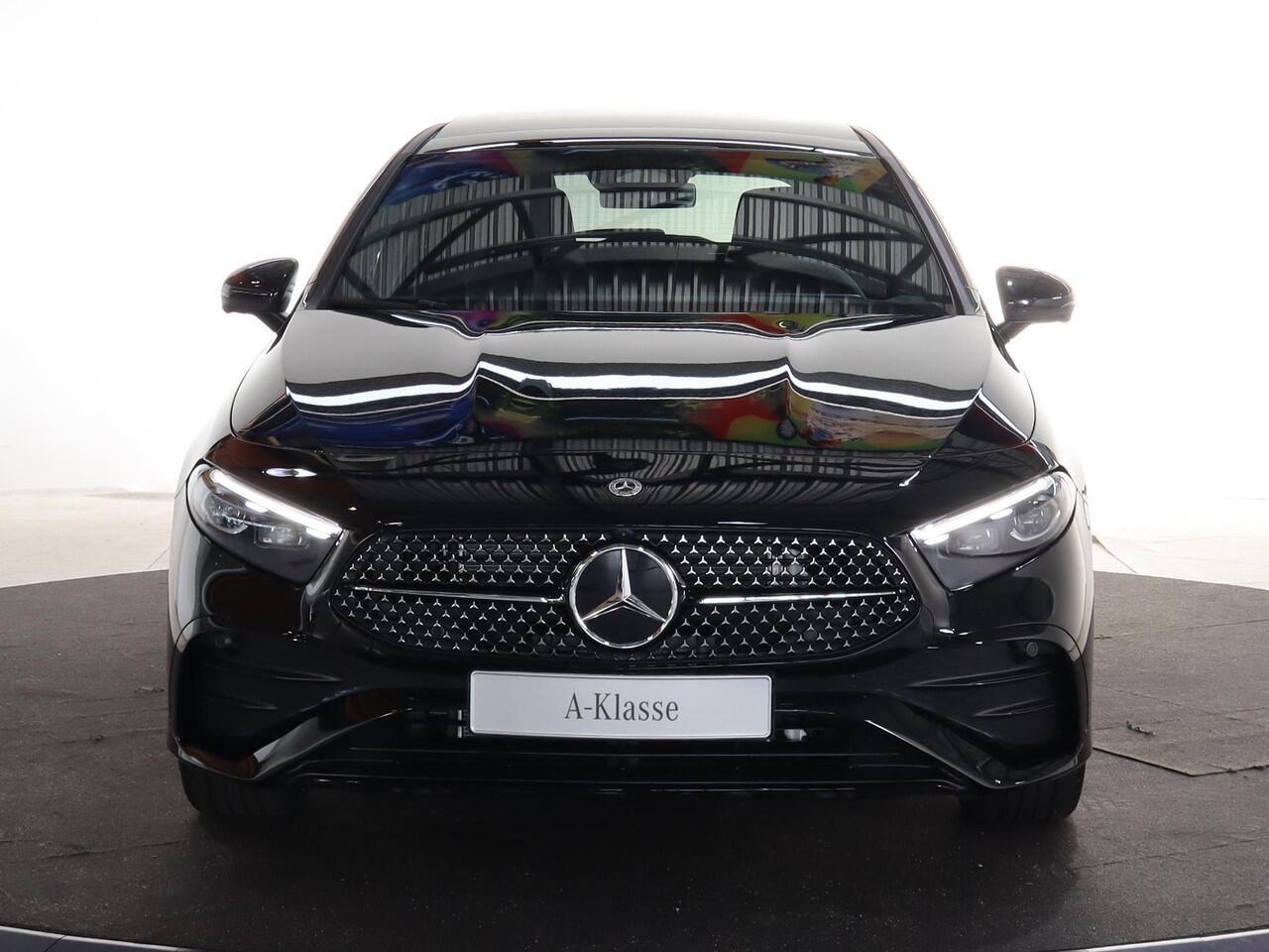 Mercedes-Benz A-KLASSE 250e Business Solution AMG | Panoramaschuifdak | Premium Plus | Head-up display | Dodehoekassistent |