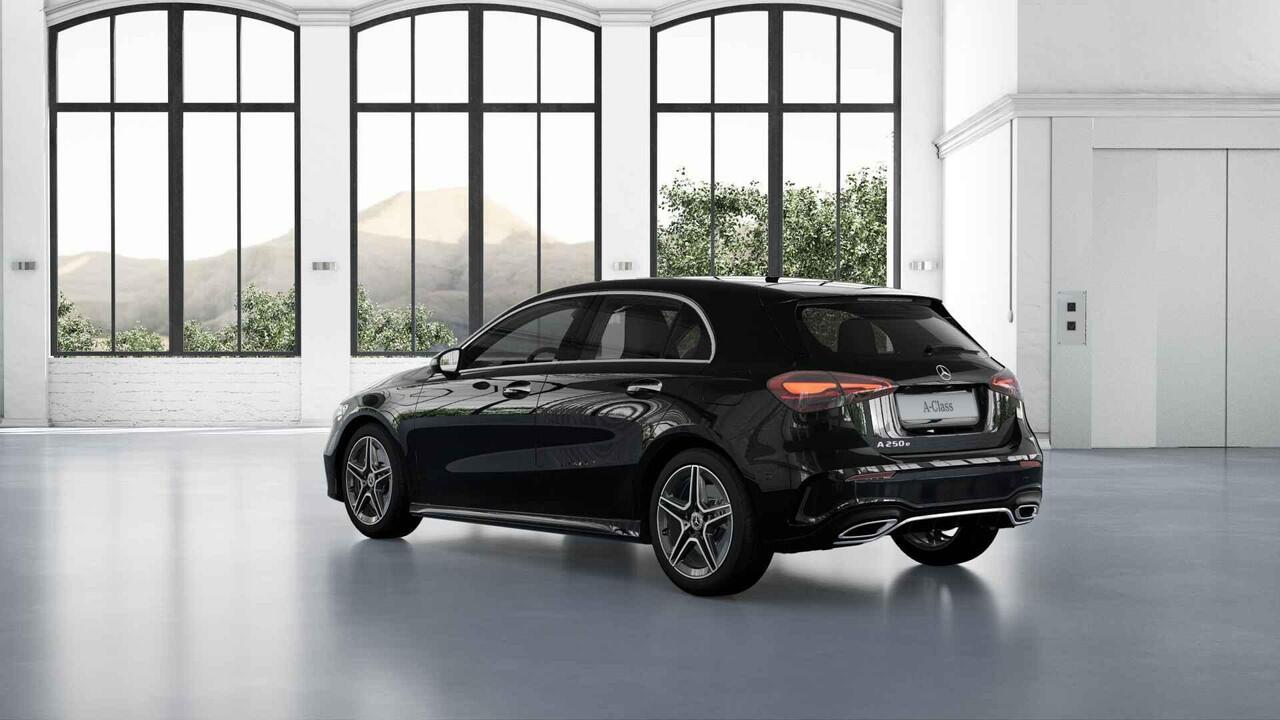 Mercedes-Benz A-KLASSE 250e Business Solution AMG | Panoramaschuifdak | Head-up display | Premium Plus | Stoelverwarming | 360° camera |