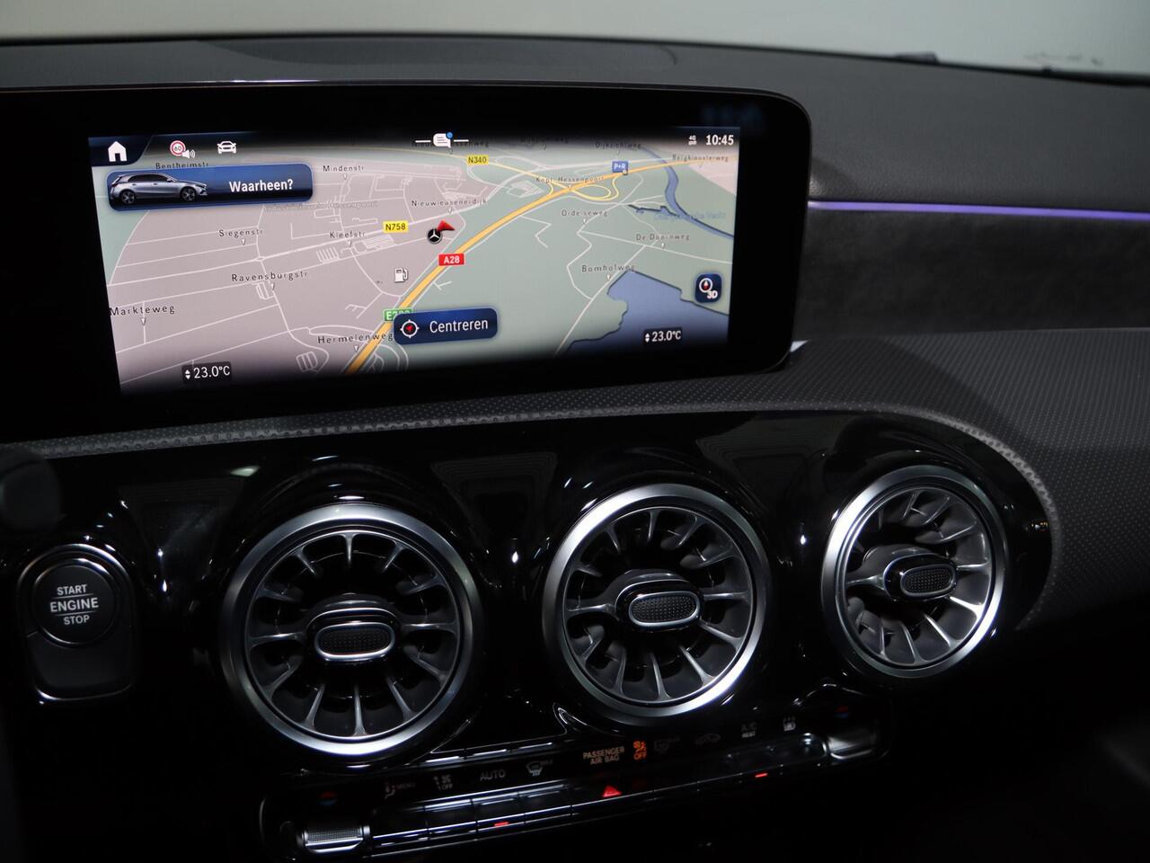 Mercedes-Benz A-KLASSE 250e Business Solution AMG | Panoramaschuifdak | Stoelverwarming | Achteruitrijcamera | MULTIBEAM LED |