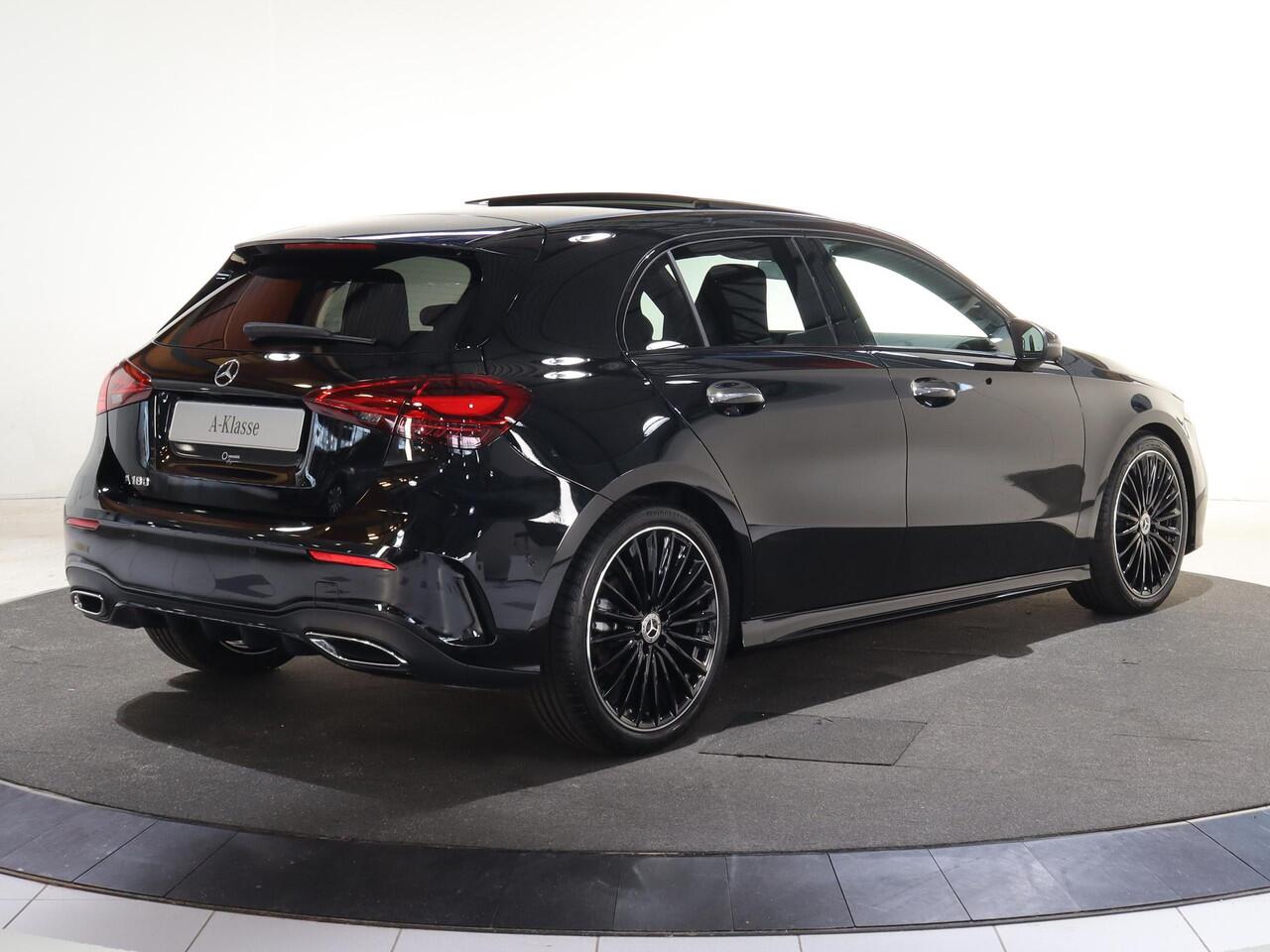 Mercedes-Benz A-KLASSE 180 Business Solution AMG | Panoramaschuifdak | Premium plus | Head-Up | Stoelverwarming | Achteruitrijcamera | MULTIBEAM LED |