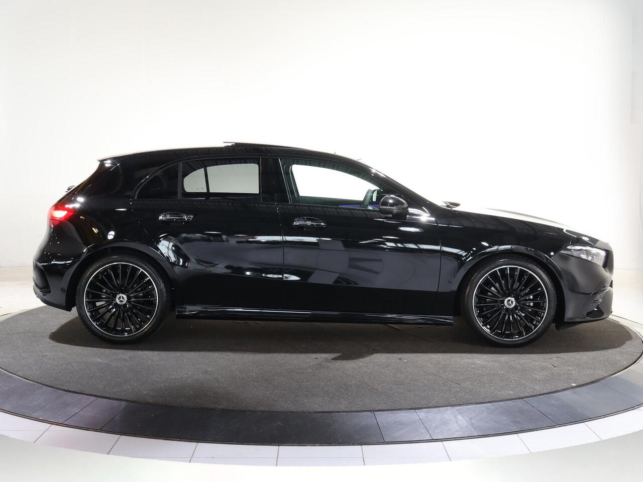 Mercedes-Benz A-KLASSE 180 Business Solution AMG | Panoramaschuifdak | Premium plus | Head-Up | Stoelverwarming | Achteruitrijcamera | MULTIBEAM LED |