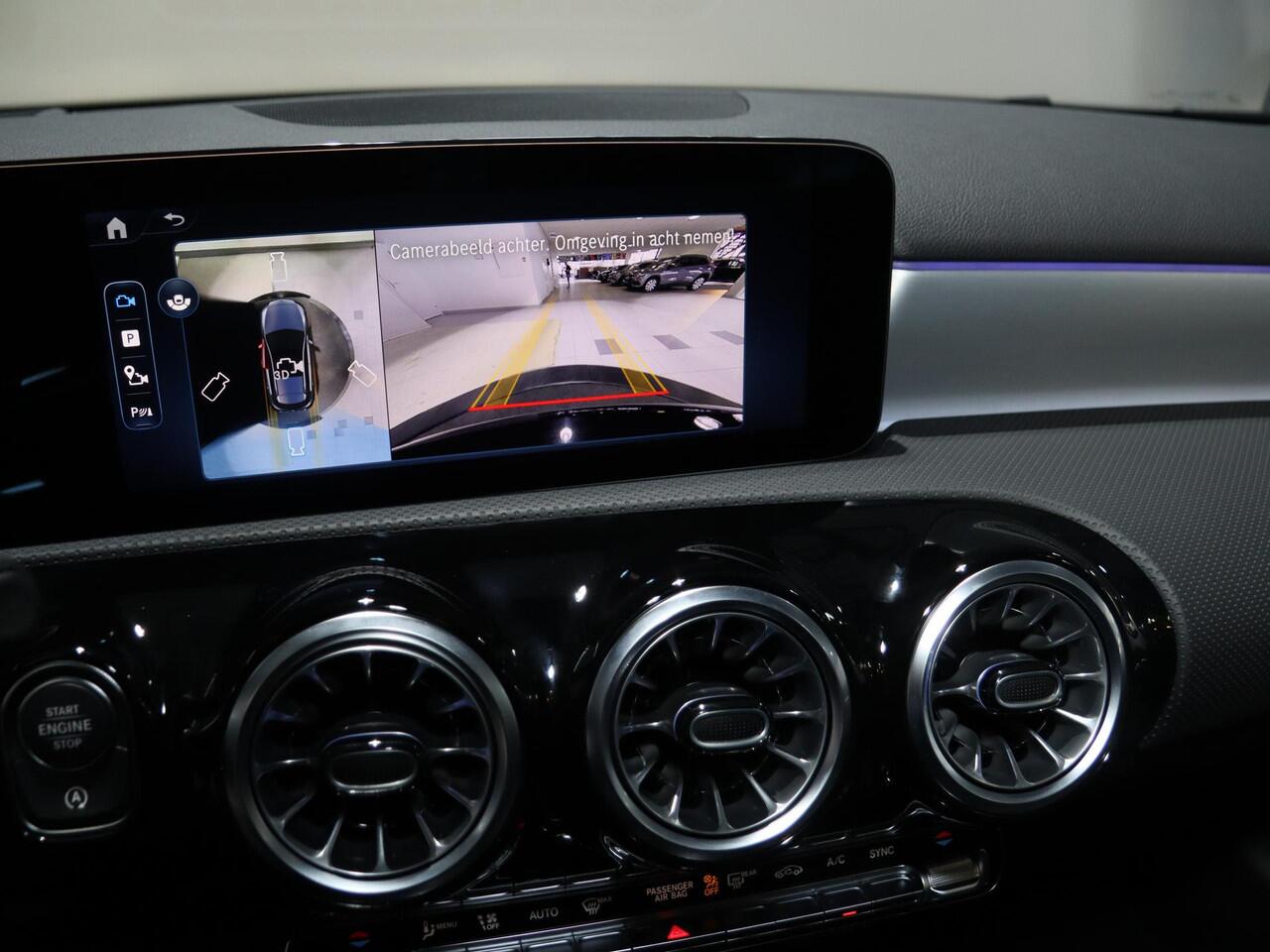 Mercedes-Benz A-KLASSE 180 Business Solution AMG | Panoramaschuifdak | Premium plus | Head-Up | Stoelverwarming | Achteruitrijcamera | MULTIBEAM LED |