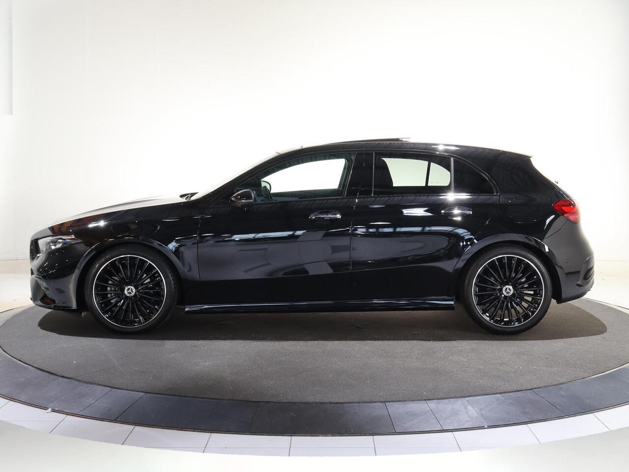 Mercedes-Benz A-KLASSE 180 Business Solution AMG | Panoramaschuifdak | Premium plus | Head-Up | Stoelverwarming | Achteruitrijcamera | MULTIBEAM LED |