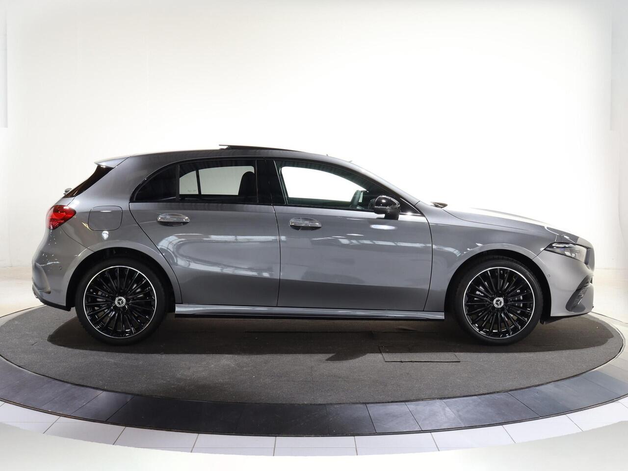 Mercedes-Benz A-KLASSE 250e Business Solution AMG | Panoramaschuifdak | Premium Plus | Head-up display | Dodehoekassistent |