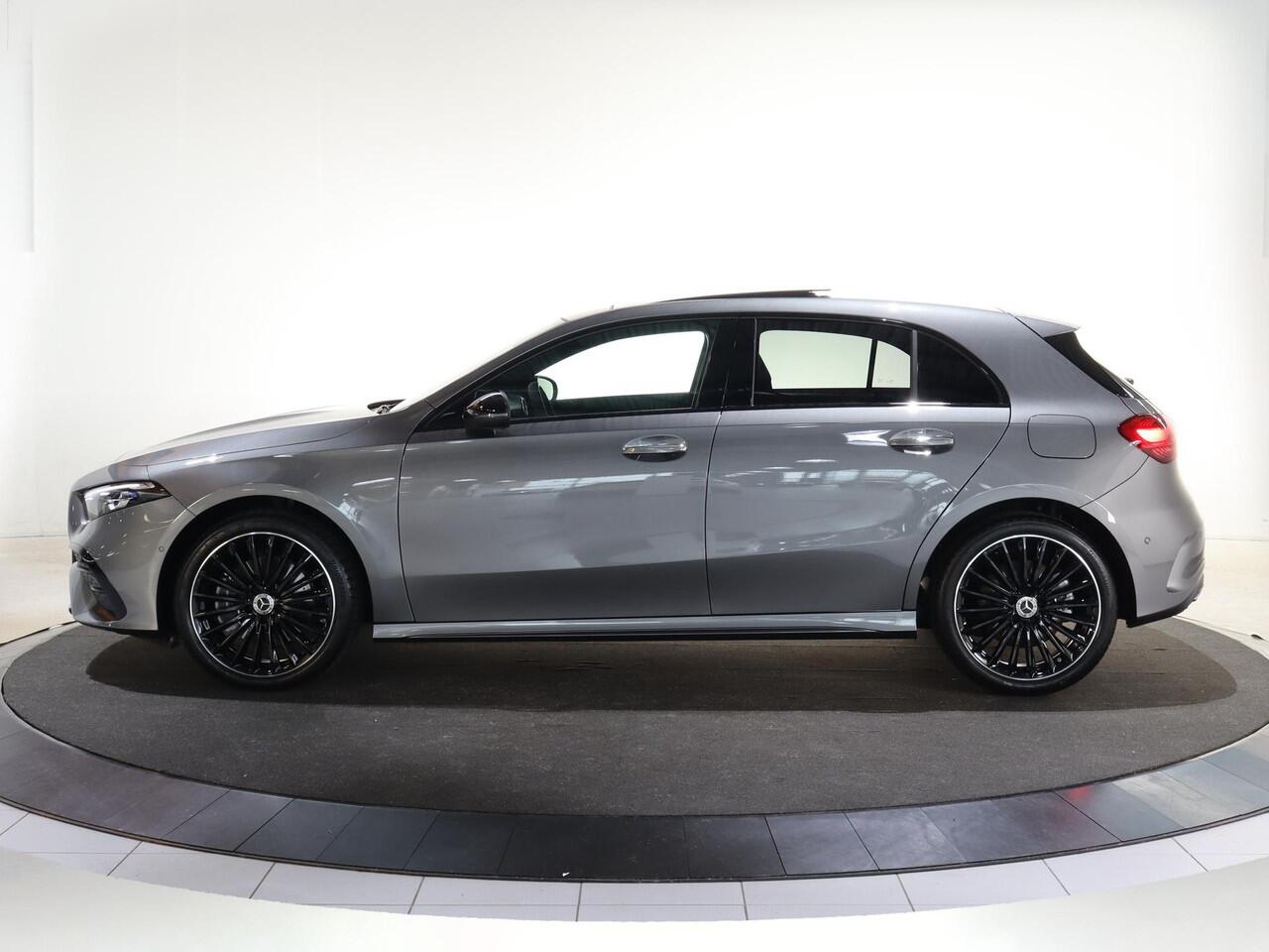 Mercedes-Benz A-KLASSE 250e Business Solution AMG | Panoramaschuifdak | Stoelverwarming | Achteruitrijcamera | MULTIBEAM LED | Nightpakket |