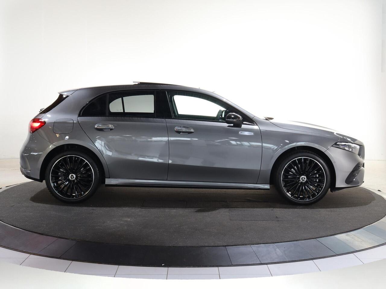 Mercedes-Benz A-KLASSE 250e Business Solution AMG | Panoramaschuifdak | Stoelverwarming | Achteruitrijcamera | MULTIBEAM LED | Nightpakket |
