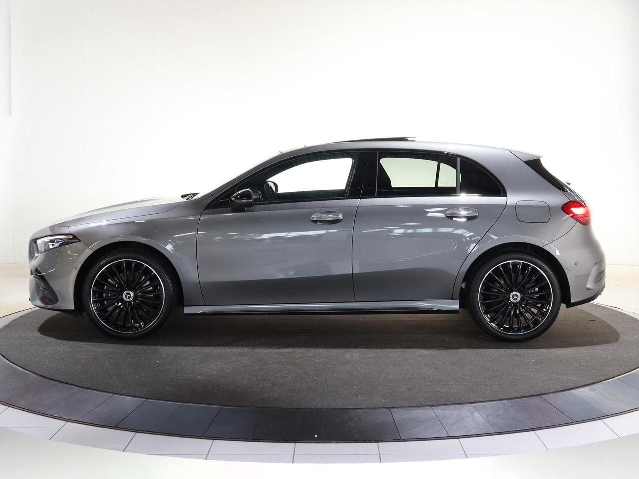 Mercedes-Benz A-KLASSE 250e Business Solution AMG | Panoramaschuifdak | Stoelverwarming | Achteruitrijcamera | MULTIBEAM LED | Nightpakket |