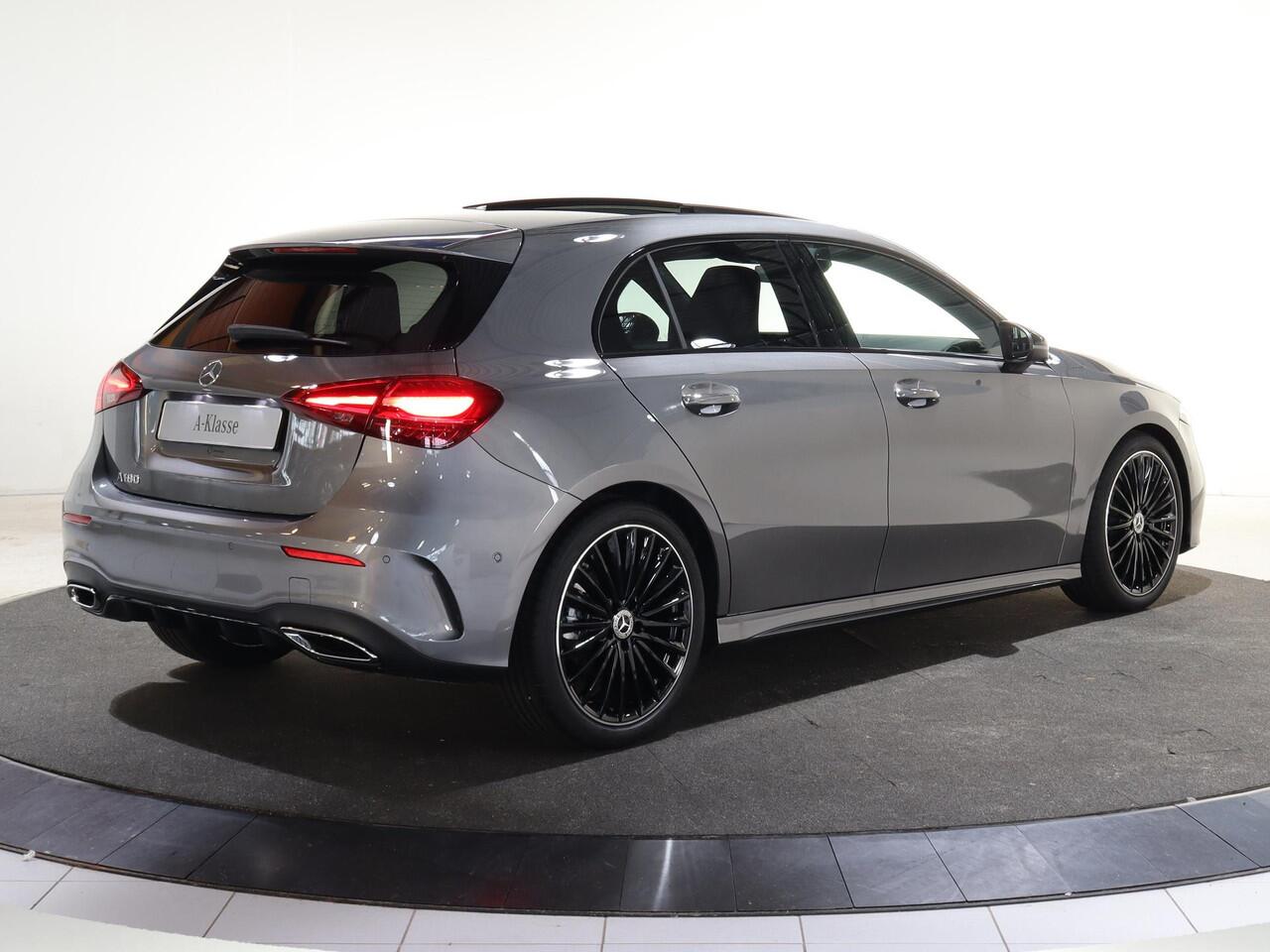 Mercedes-Benz A-KLASSE 180 Business Solution AMG | Panoramaschuifdak | Premium plus | Head-Up | Stoelverwarming | Achteruitrijcamera | MULTIBEAM LED |